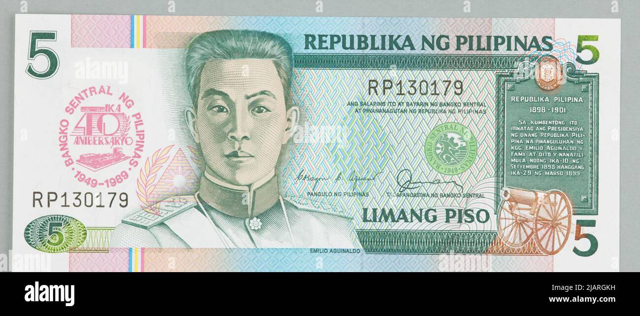 Banconota da 5 pesos, Banco Central delle Filippine, Filippine, 1989, (2 banconote da 5 pesos dal 1989) Foto Stock