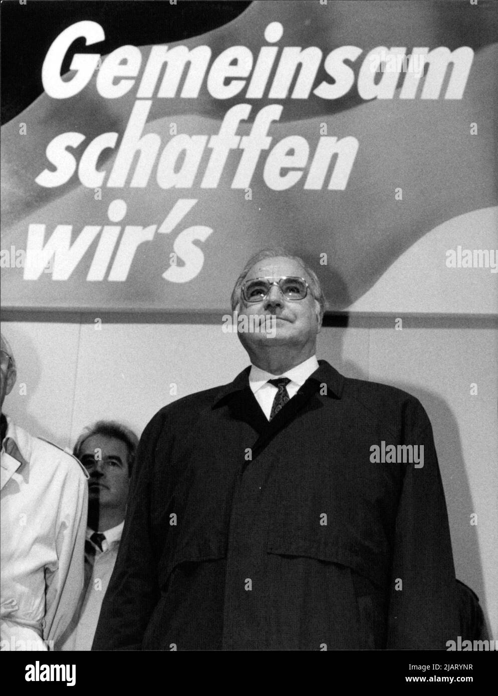 Bundeskanzler Helmut Kohl bei einer Kundgebung auf dem Bonner Marktplatz. Foto Stock