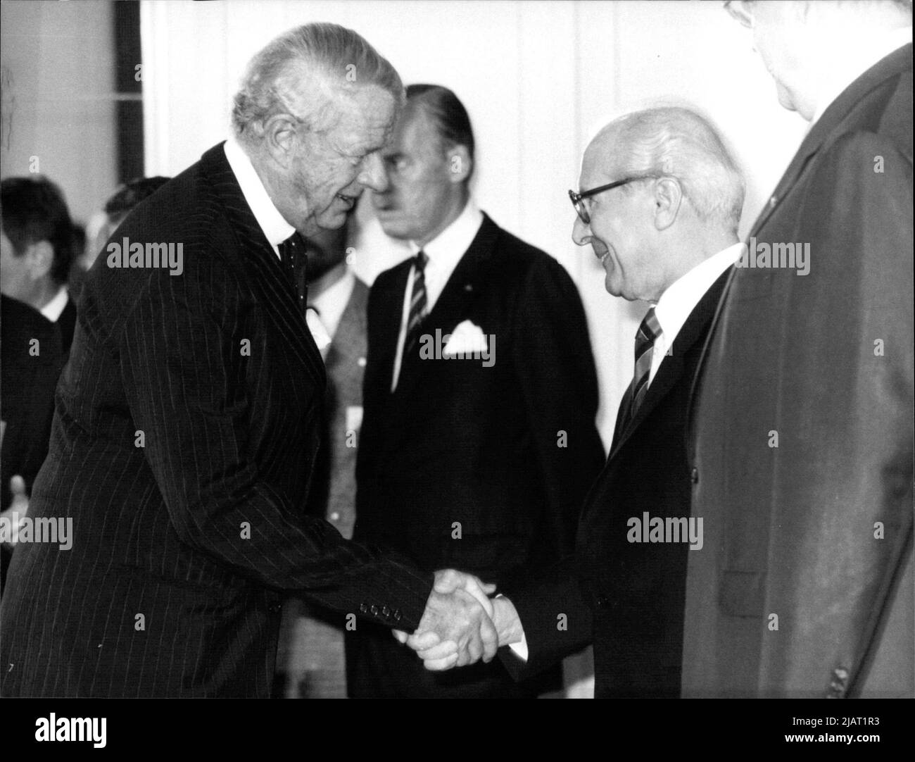 DDR-Staatsratsvorsitzender und SED-Generalsekretär Erich Honecker (r.) mit otto Wolff von Amerongen im Hotel Bristol, settembre 1987. Foto Stock