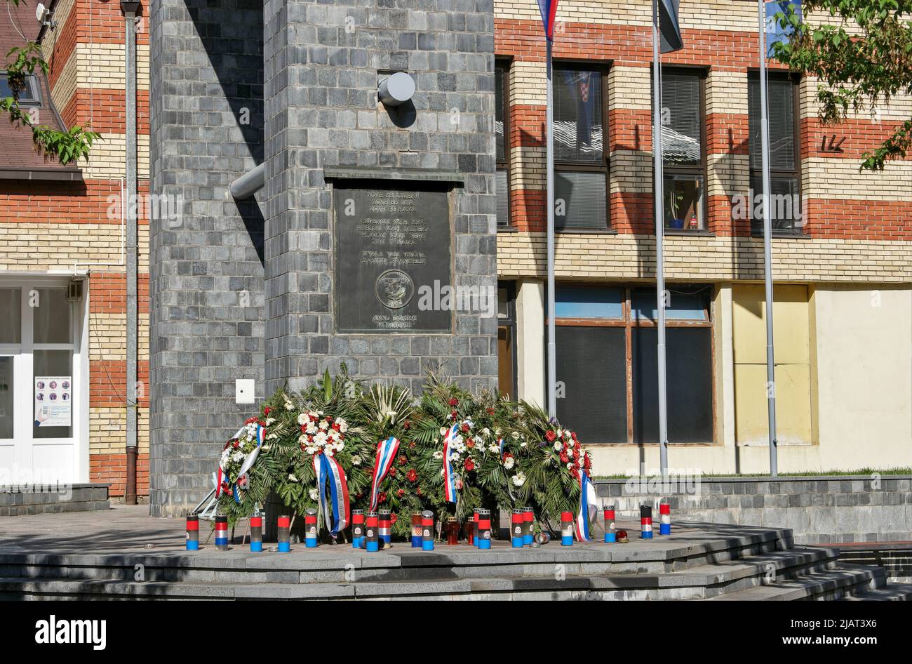 Prozor, Prozor-Rama, Bosnia-Erzegovina – Maggio 2022: Monumento ai difensori croati di Rama (HVO). Foto Stock