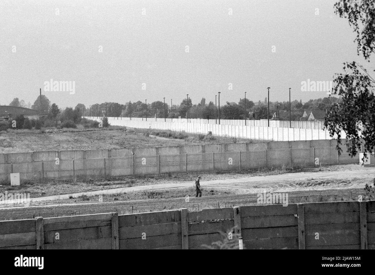 Il confine della Germania orientale a Staaken tra Berlino Est e Ovest nel 1989 Foto Stock