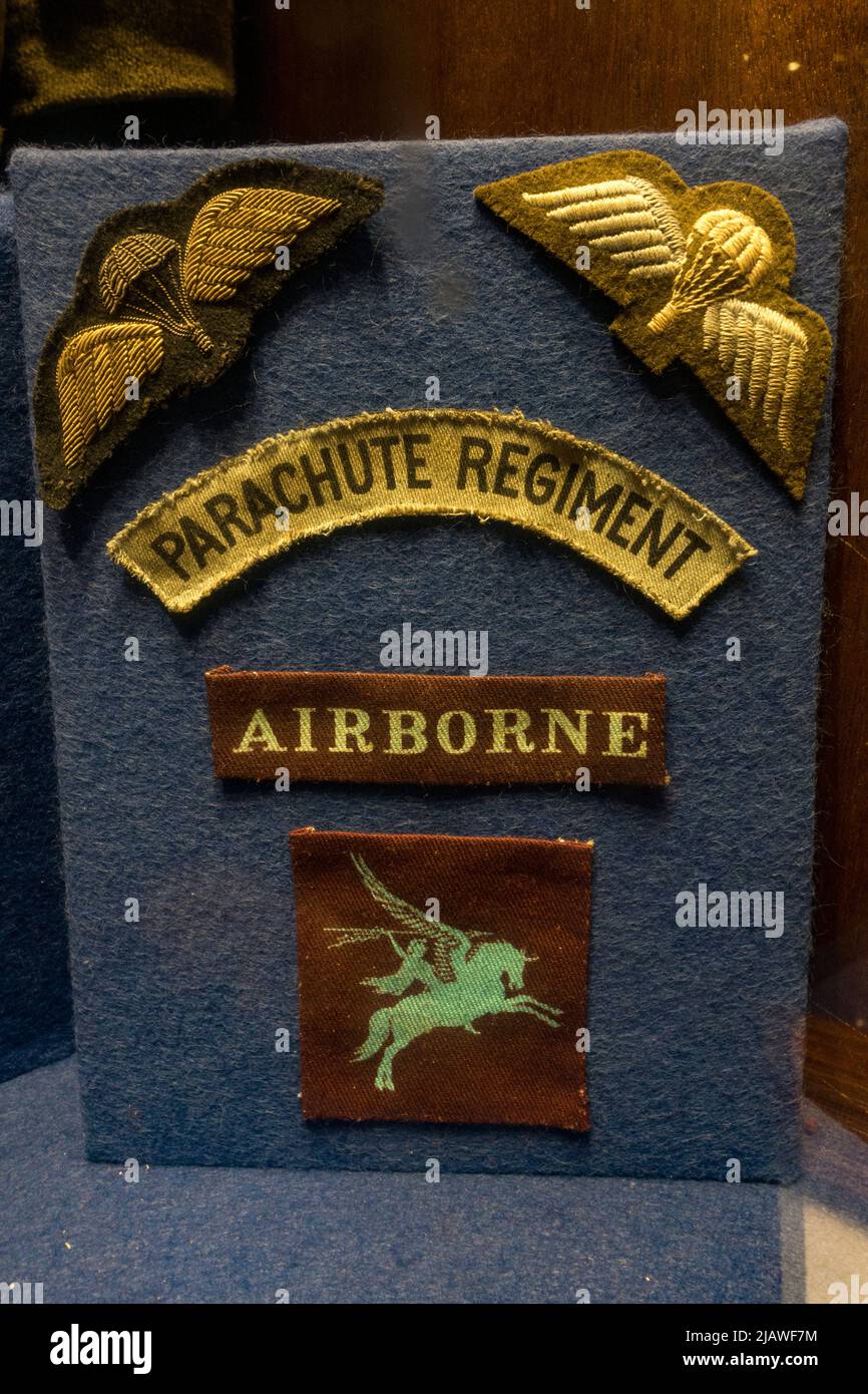 Paracadute Regiment Airborne tag e l'Eden Camp Modern History Theme Museum vicino Malton, North Yorkshire, Inghilterra. Foto Stock