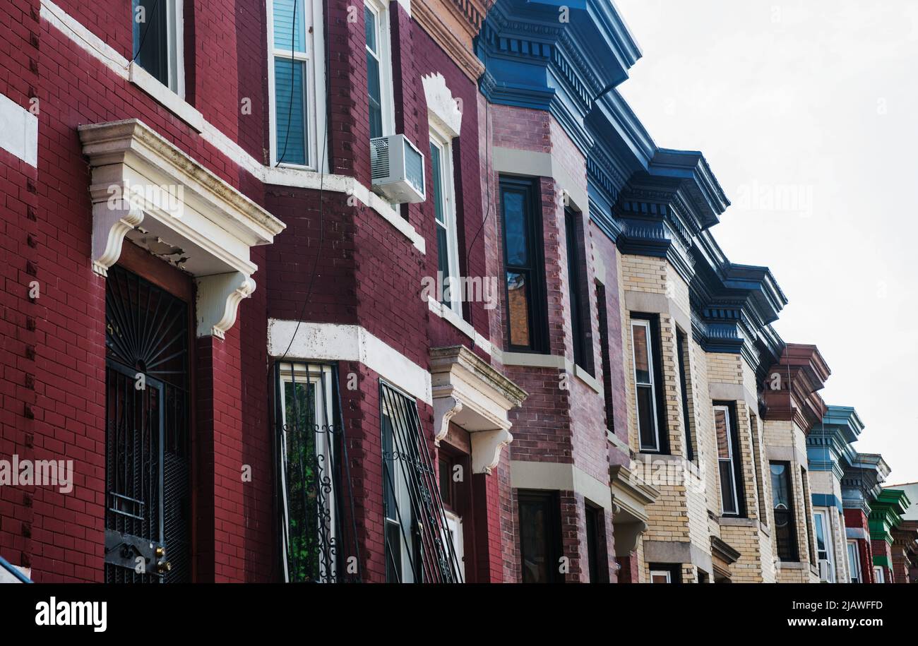 Vecchi edifici di appartamenti a Crown Heights, Brooklyn, New York City Foto Stock