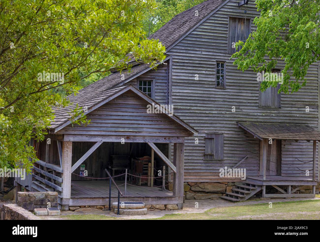 Raleigh, North Carolina, USA - 1 maggio 2022: Lo storico Grist Yates e segheria. Foto Stock