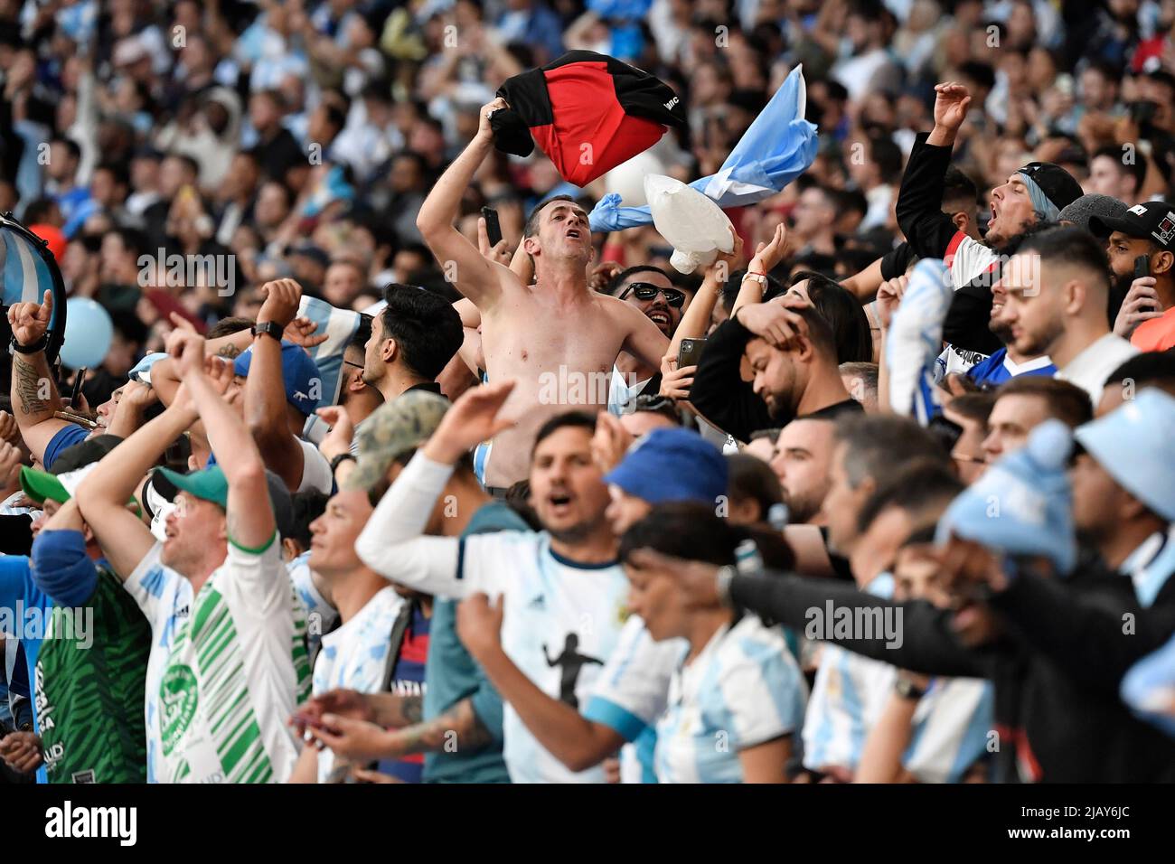 Londra, Francia. 01st giugno 2022. Sostenitori dell'Argentina durante la partita di calcio del Trofeo Finalissima 2022 tra Italia e Argentina allo stadio Wembley di Londra, Inghilterra, 1st giugno 2022. Foto Andrea Staccioli/Insidefoto Credit: Ininsidefoto srl/Alamy Live News Foto Stock