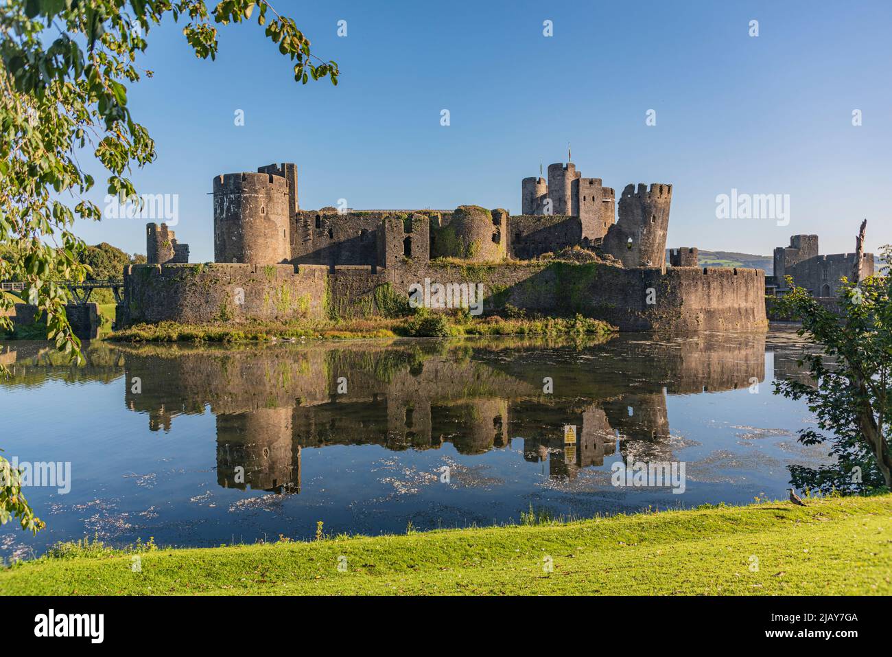 Il castello medievale di Caerphilly, Galles del Sud, Regno Unito. Si prega di credito: Phillip Roberts Foto Stock