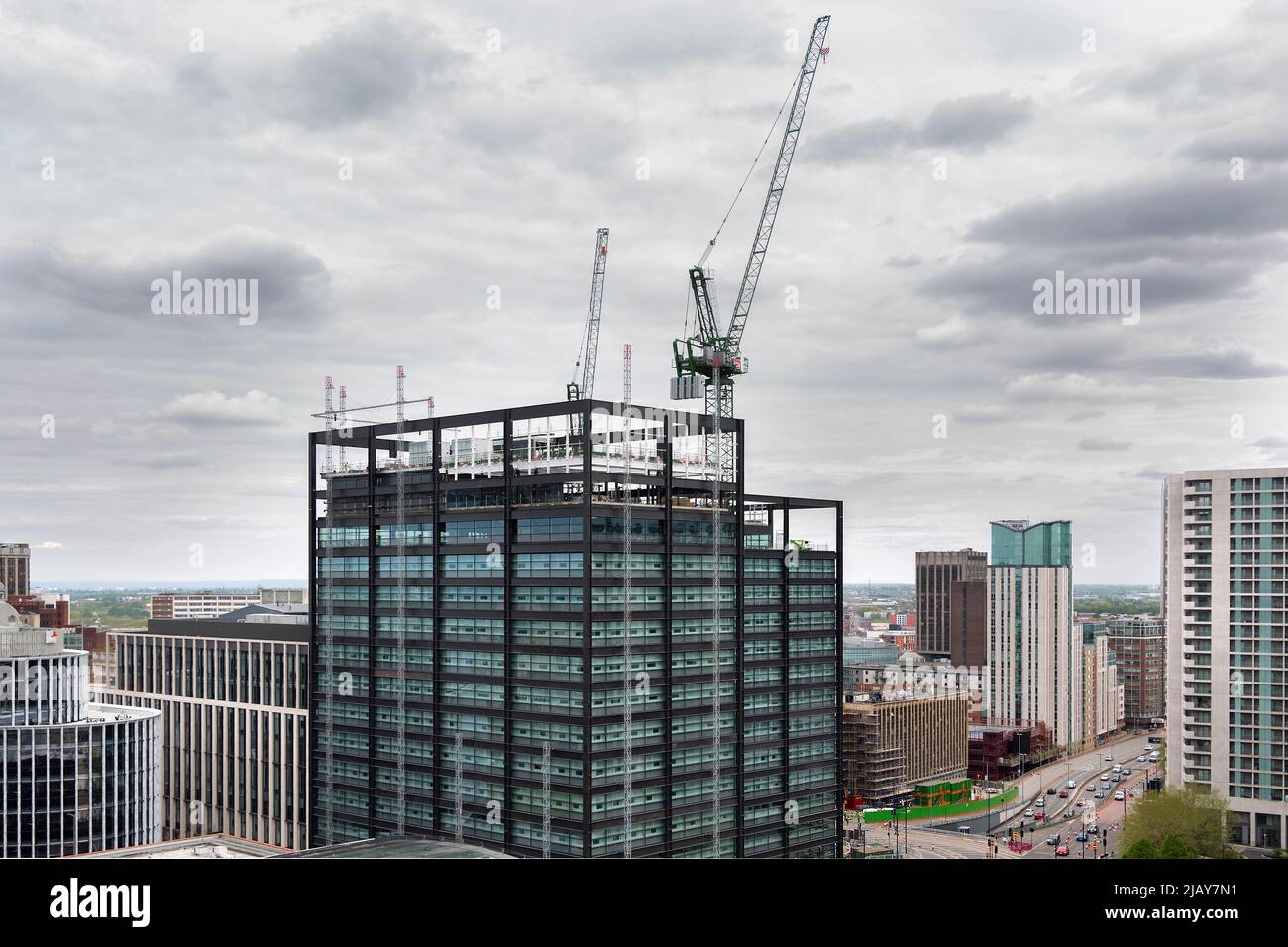 Una vista elevata di un Centenary Way, visto qui in costruzione e facente parte del Paradise Development nel centro di Birmingham, Regno Unito. Foto Stock