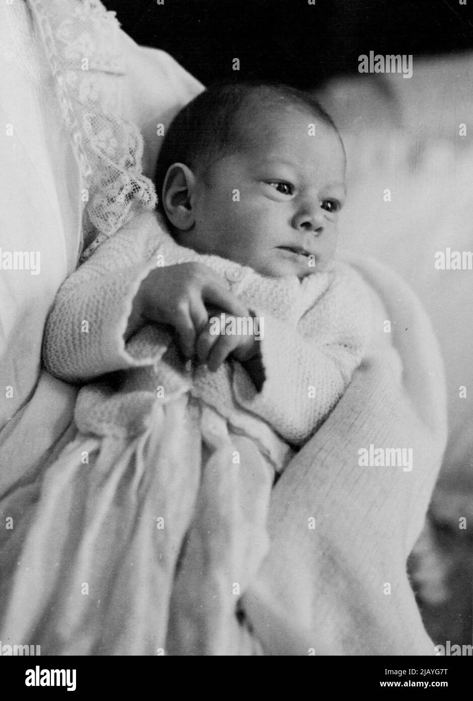 Le prime immagini ad essere scattate di S.R.H. il principe William Henry Andrew Frederick, figlio infante del duca & duchessa di Gloucester, all'età di 5 settimane. Preso a Barnwell Manor, Northamptonshire il 22nd gennaio ***** . Luglio 1, 1942. (Foto di Harris's Picture Agency). Foto Stock