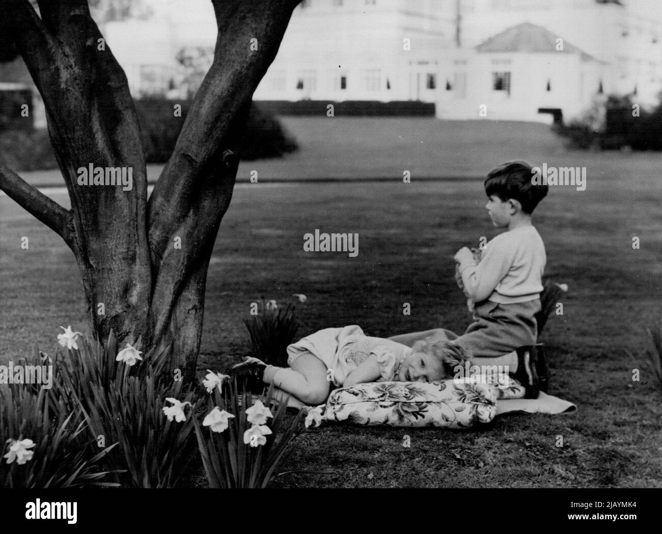 Prince Charles & Princess Anne - insieme 1950 a 1960 - Royalty britannica. Settembre 29, 1954. (Foto di Lisa). Foto Stock