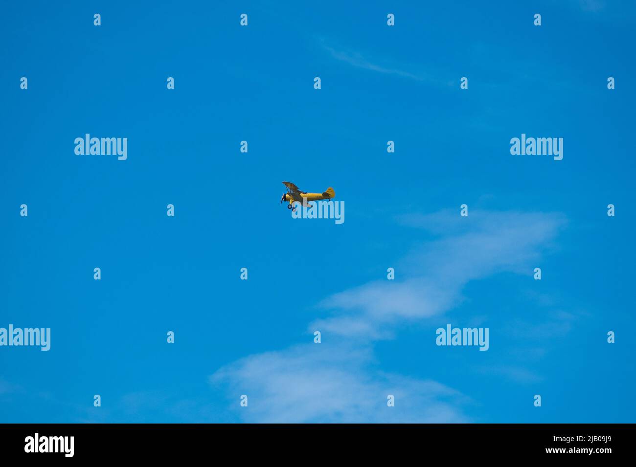 Foto di un aereo giallo Boeing Stearman della Marina degli Stati Uniti modello 75 Foto Stock