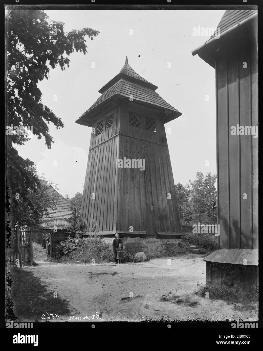 Brzeźnica Belfry e Chiesa Parrocchiale di San. Pietro e Paweł e San. Stanisław Szczepanowski sconosciuto Foto Stock