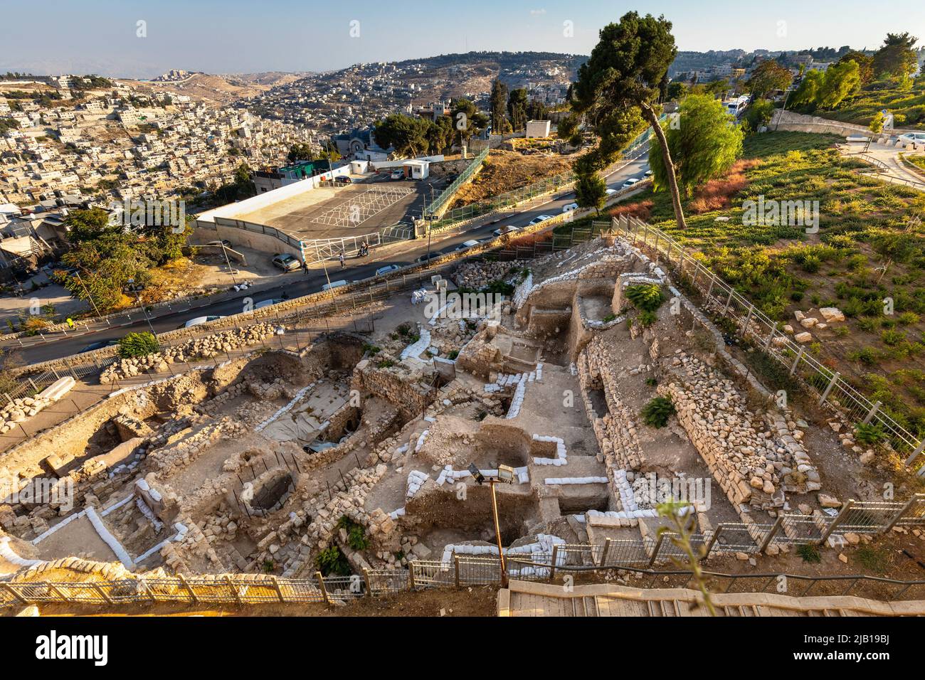 Gerusalemme, Israele - 12 ottobre 2017: Sito archeologico di scavo vicino alla porta di Zion fuori dalle mura sud e via Ma'ale HaShalom della Città Vecchia Foto Stock