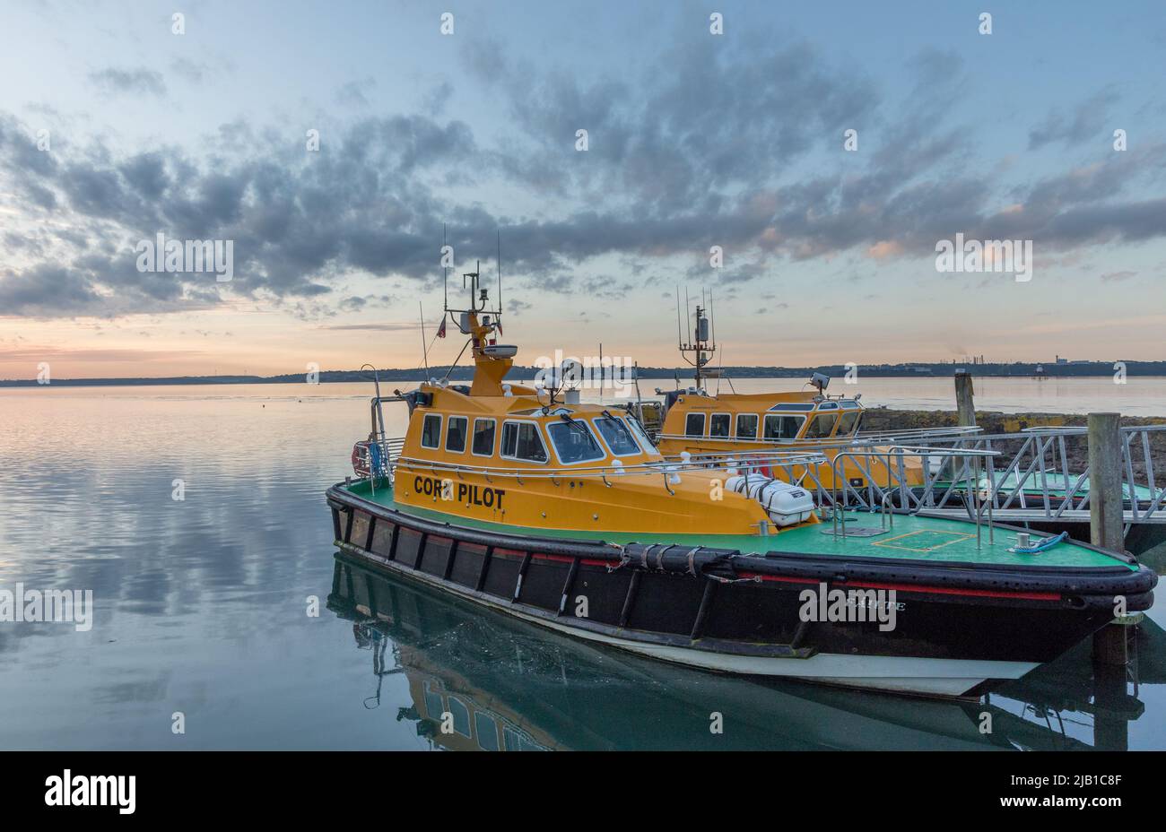 Cobh, Cork, Irlanda. 02nd giugno 2022. Due barche pilota del porto di Cork legate alle banchine di Cobh, Co. Cork, Irlanda. - Credit; David Creedon / Alamy Live News Foto Stock