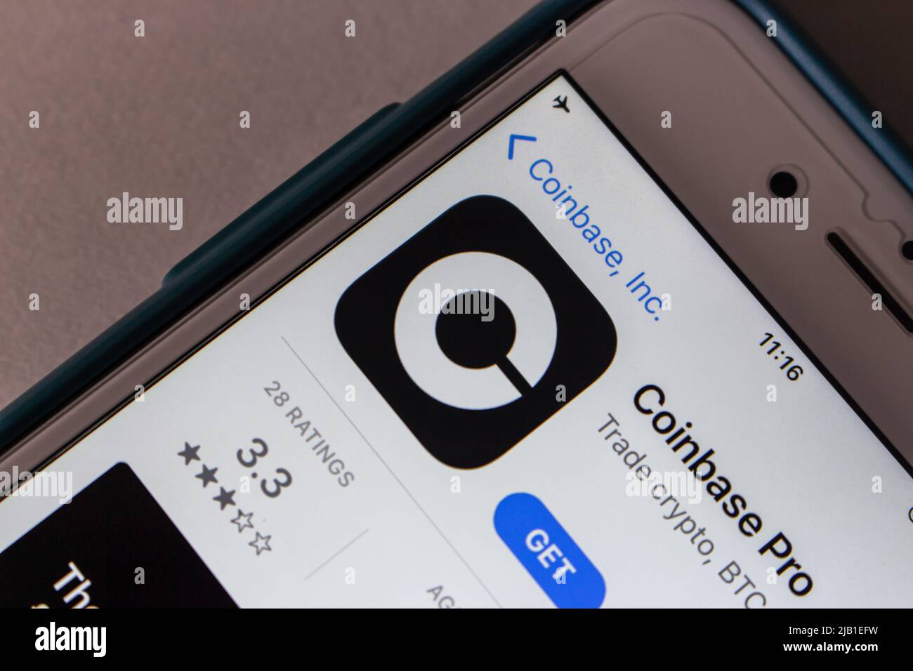 Kumamoto, GIAPPONE - Apr 22 2021 : Coinbase Pro su iPhone App Store. Una società statunitense gestisce una piattaforma di scambio di criptovaluta Foto Stock