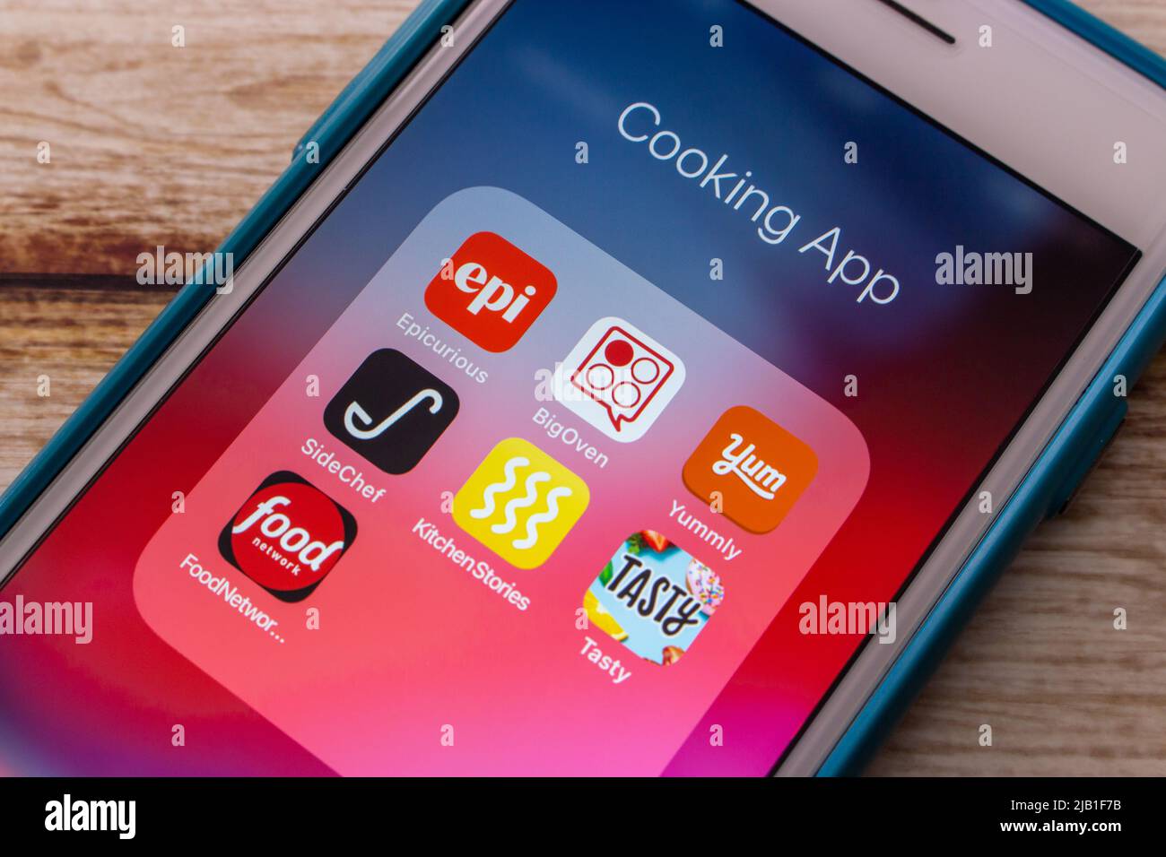Kumamoto, GIAPPONE - Maggio 3 2021 : applicazioni tecnologiche per cuoco e cibo (Epicurie, BigOven, Yummly, SideChef, Storie di cucina, Tasty App & Food Network) su iPhone Foto Stock