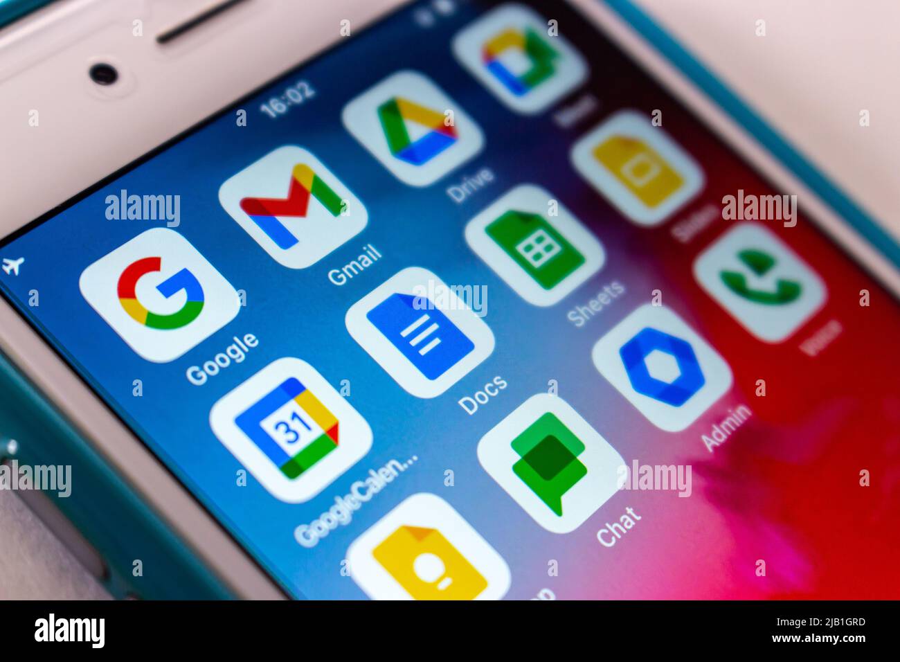 Kumamoto, GIAPPONE - Giugno 1 2021: App Google Workspace (Google, Gmail, Google Calendar, documenti, ecc) su iPhone. Concetto di cloud, produttività e collaborazione Foto Stock