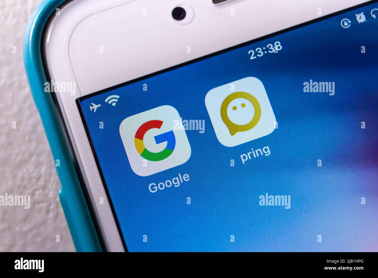 Kumamoto, GIAPPONE - Luglio 14 2021 : Google e Pring app su iPhone. Nel 2021 luglio, Google ha annunciato che per acquistare giapponese startup fintech società di pagamento Pring Foto Stock