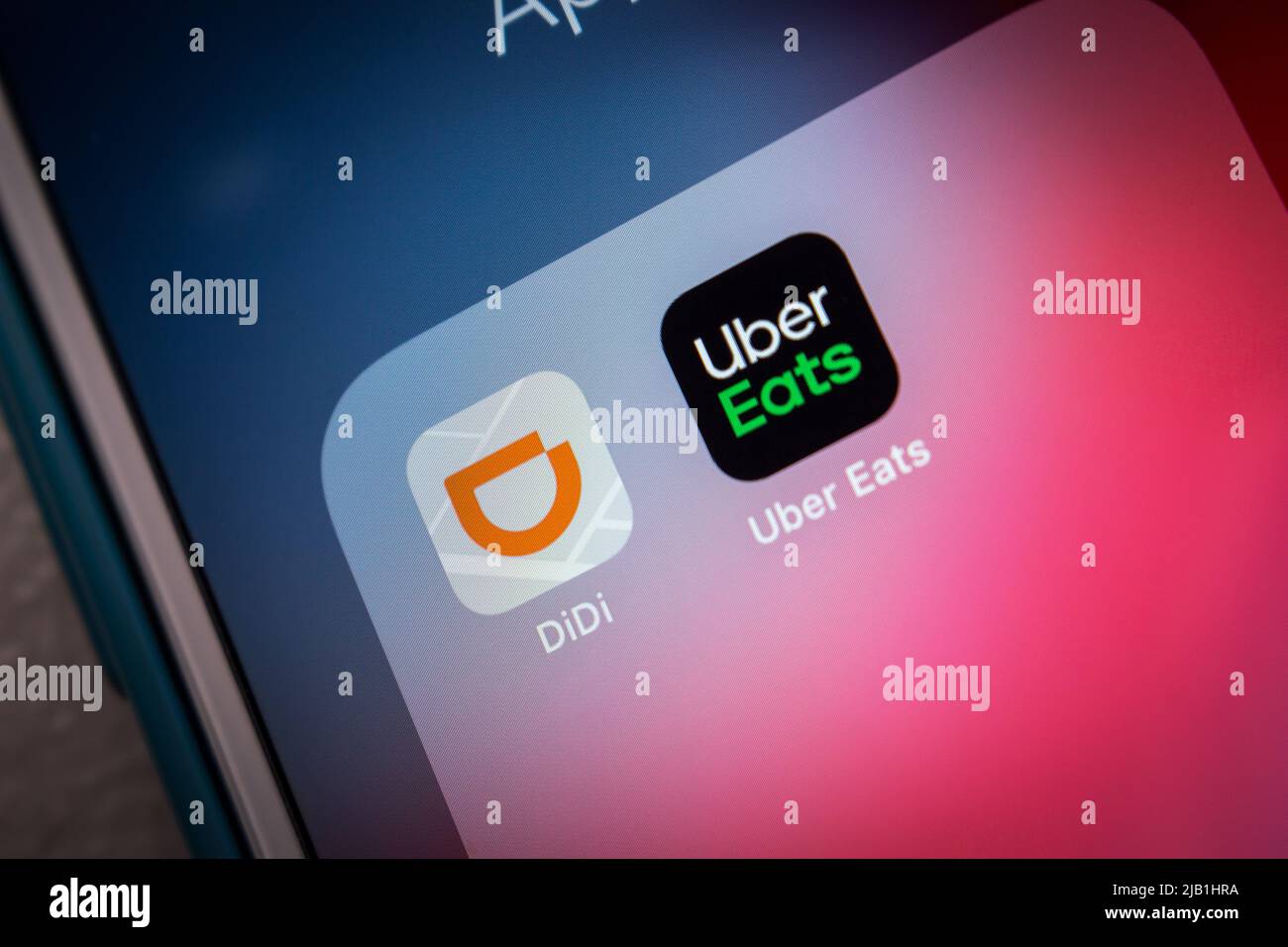 Kumamoto, GIAPPONE - Luglio 7 2021 : Didi Rider e Uber mangia le app sullo schermo dell'iPhone. Didi è una società cinese di noleggio auto con sede a Pechino. Foto Stock