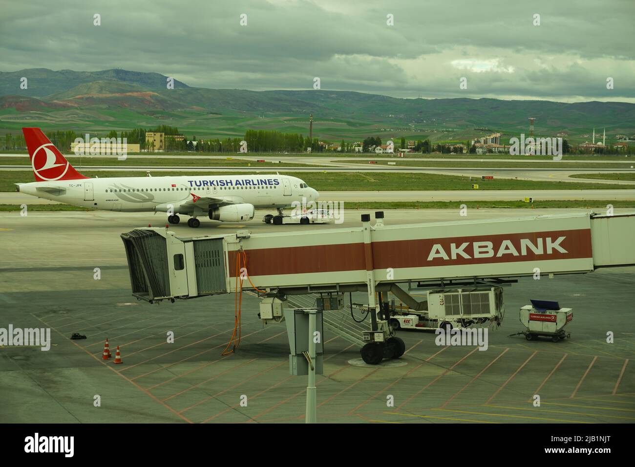 7 maggio 2022 Ankara Turchia. Imbarco aereo Pegasus compagnie aeree all'aeroporto di Esenboga Foto Stock
