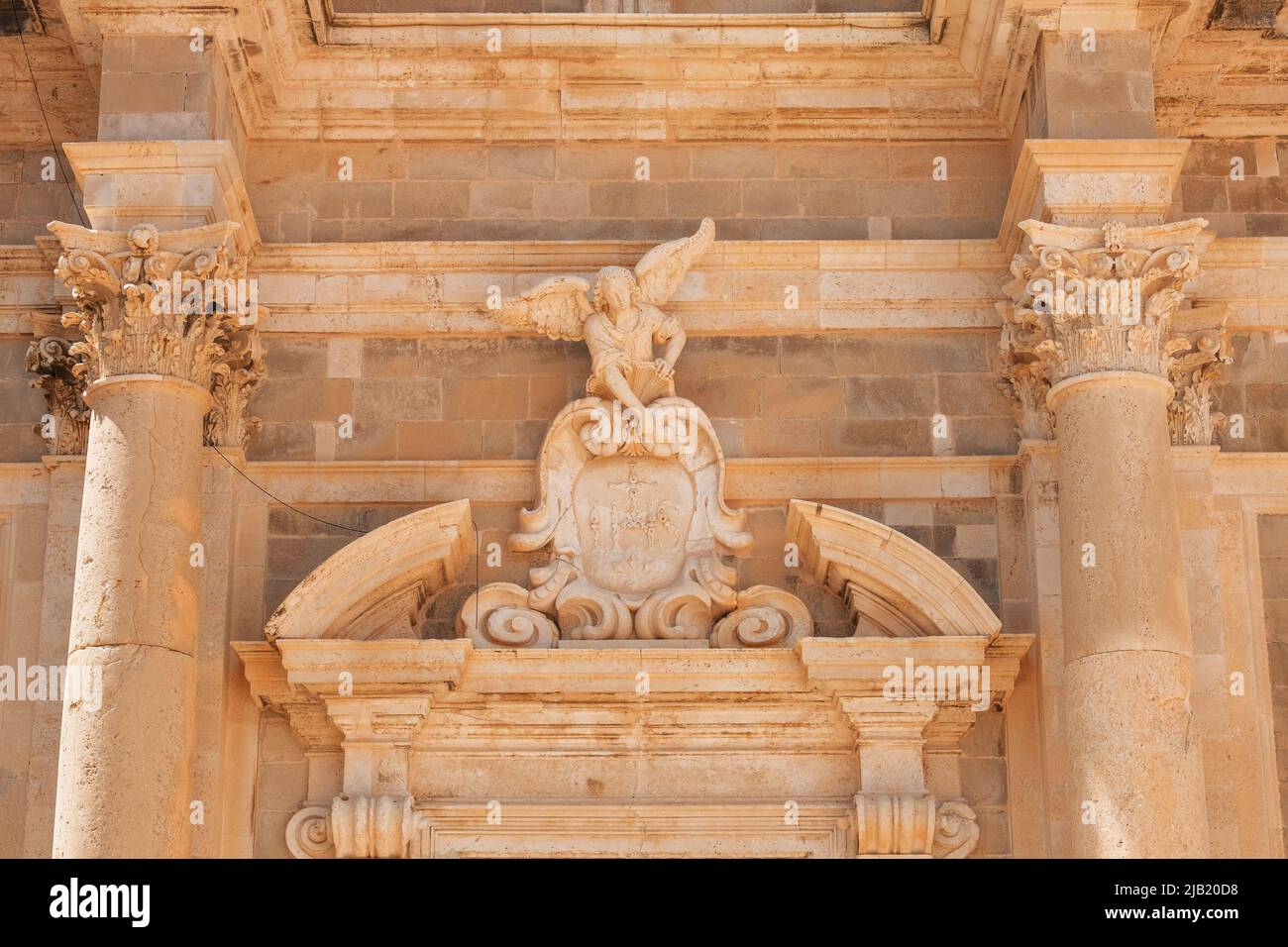 Estate in Croazia, Dubrovnik. Antico edificio nel centro storico, la parte storica della città. Vista sul tetto. Foto Stock