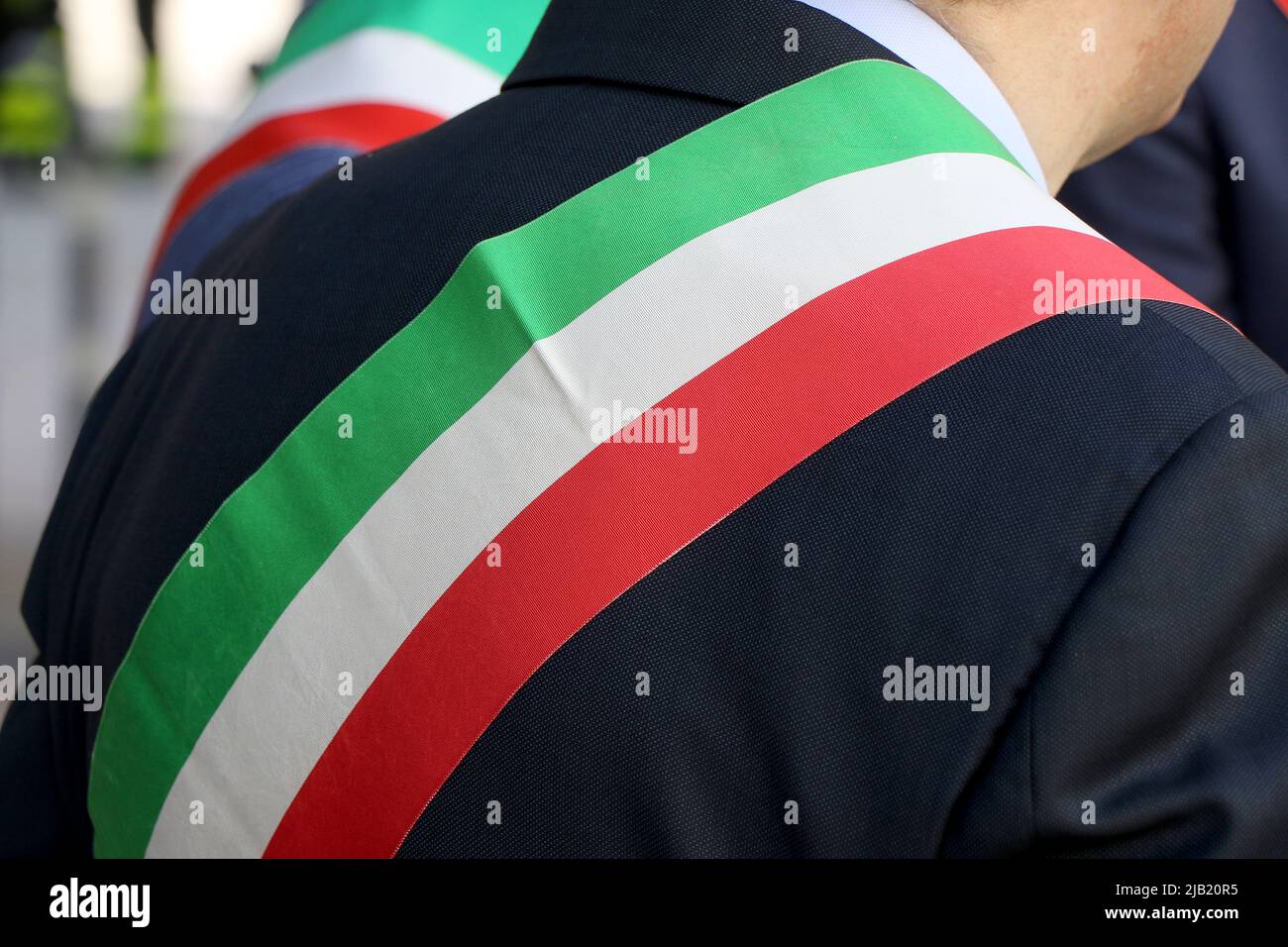 Primo piano della band tricolore del sindaco italiano. Politica italiana, elezioni sindaci Foto Stock