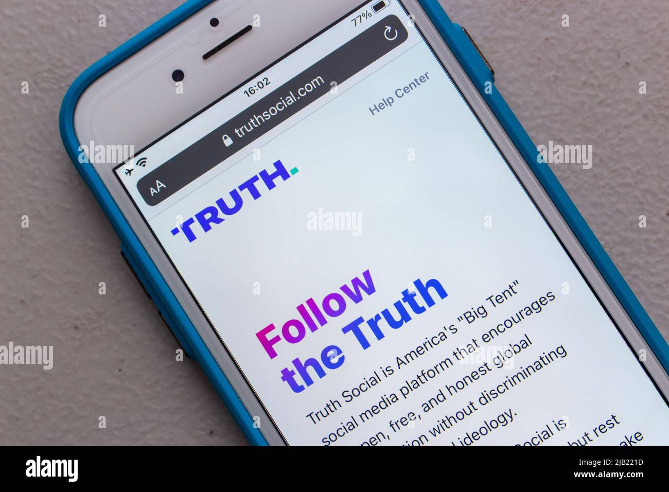 Kumamoto, GIAPPONE - Feb 22 2022 : Truth Social logo nel suo sito web su iPhone. Si tratta di una piattaforma SNS lanciata da Trump Media and Technology Group (TMTG). Foto Stock