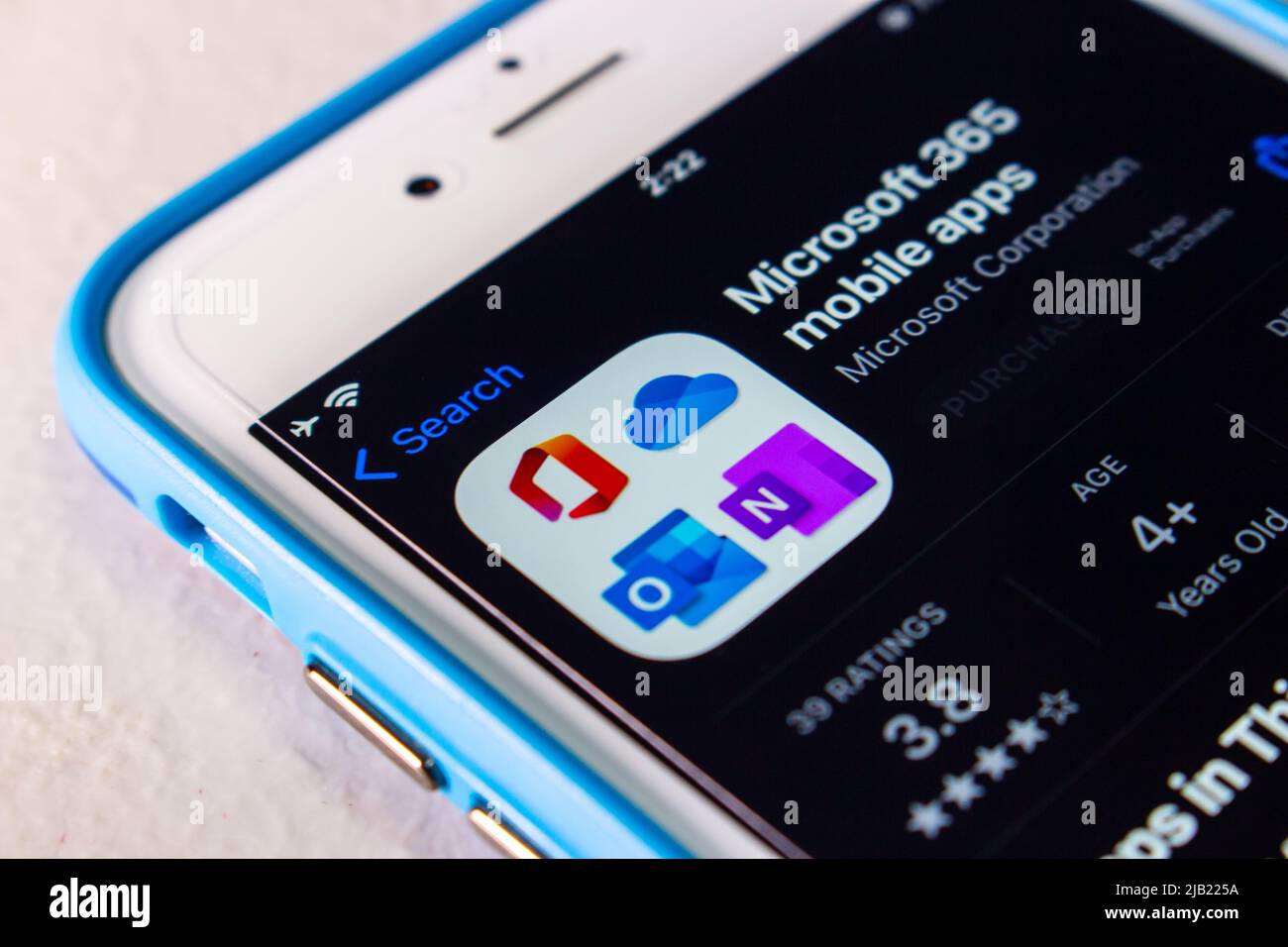 Kumamoto, GIAPPONE - Gennaio 20 2022 : applicazioni mobili Microsoft 365 in App Store su iPhone. Microsoft 365 (in precedenza Office 365) è un abbonamento di Microsoft Foto Stock