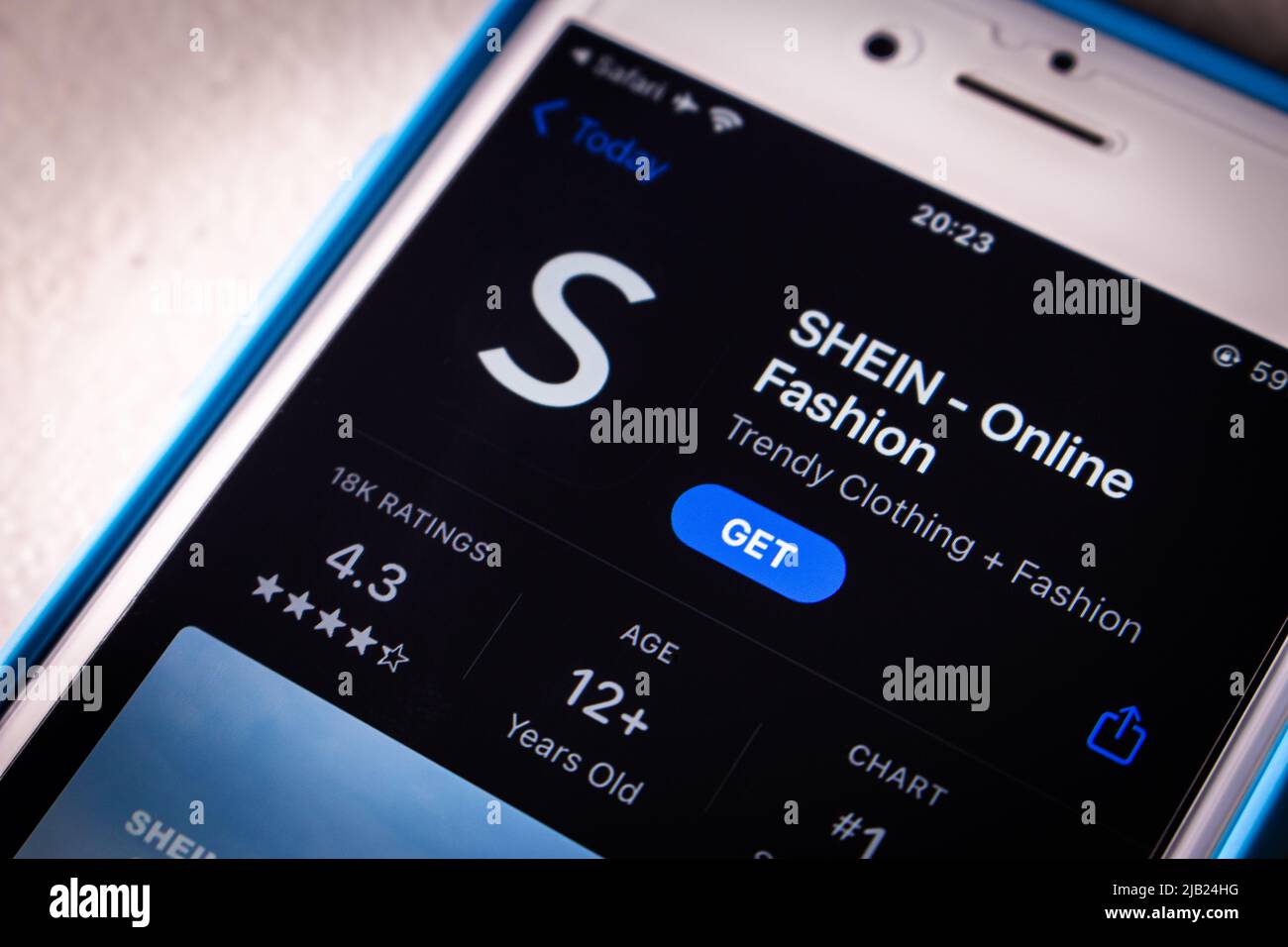 Kumamoto, GIAPPONE - Mar 14 2022 : l'icona di app closeup di Shein, un  rivenditore di moda veloce online cinese, in un App Store su un iPhone Foto  stock - Alamy
