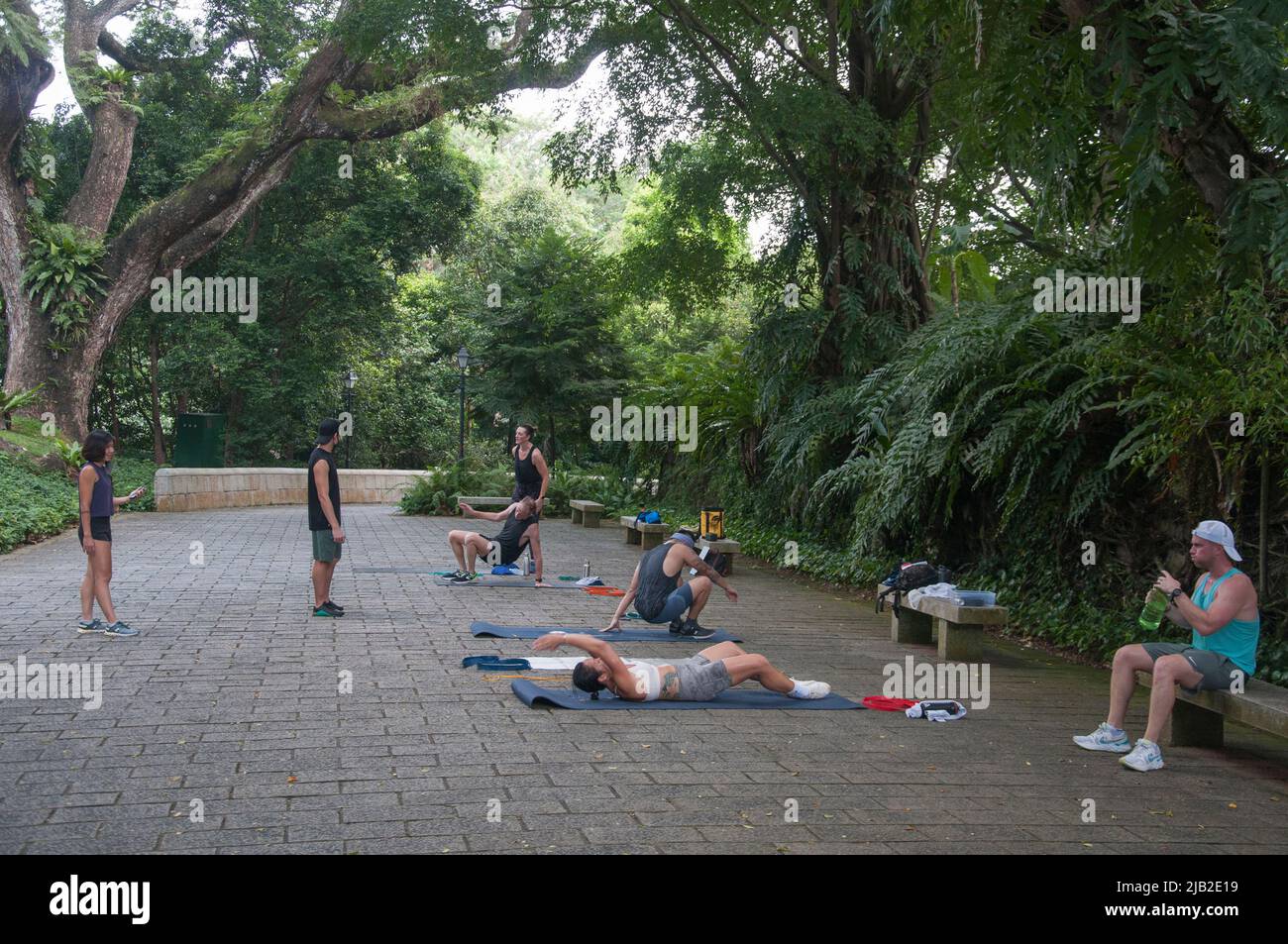 Allenamento di gruppo presso Fort Canning Park, Singapore Foto Stock