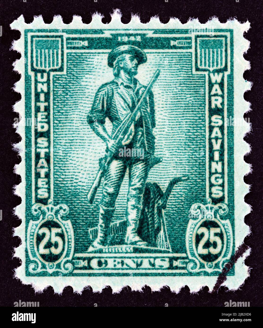 USA - CIRCA 1942: Un francobollo stampato negli USA dal numero 'War savings' mostra la statua di Minuteman, circa 1942. Foto Stock