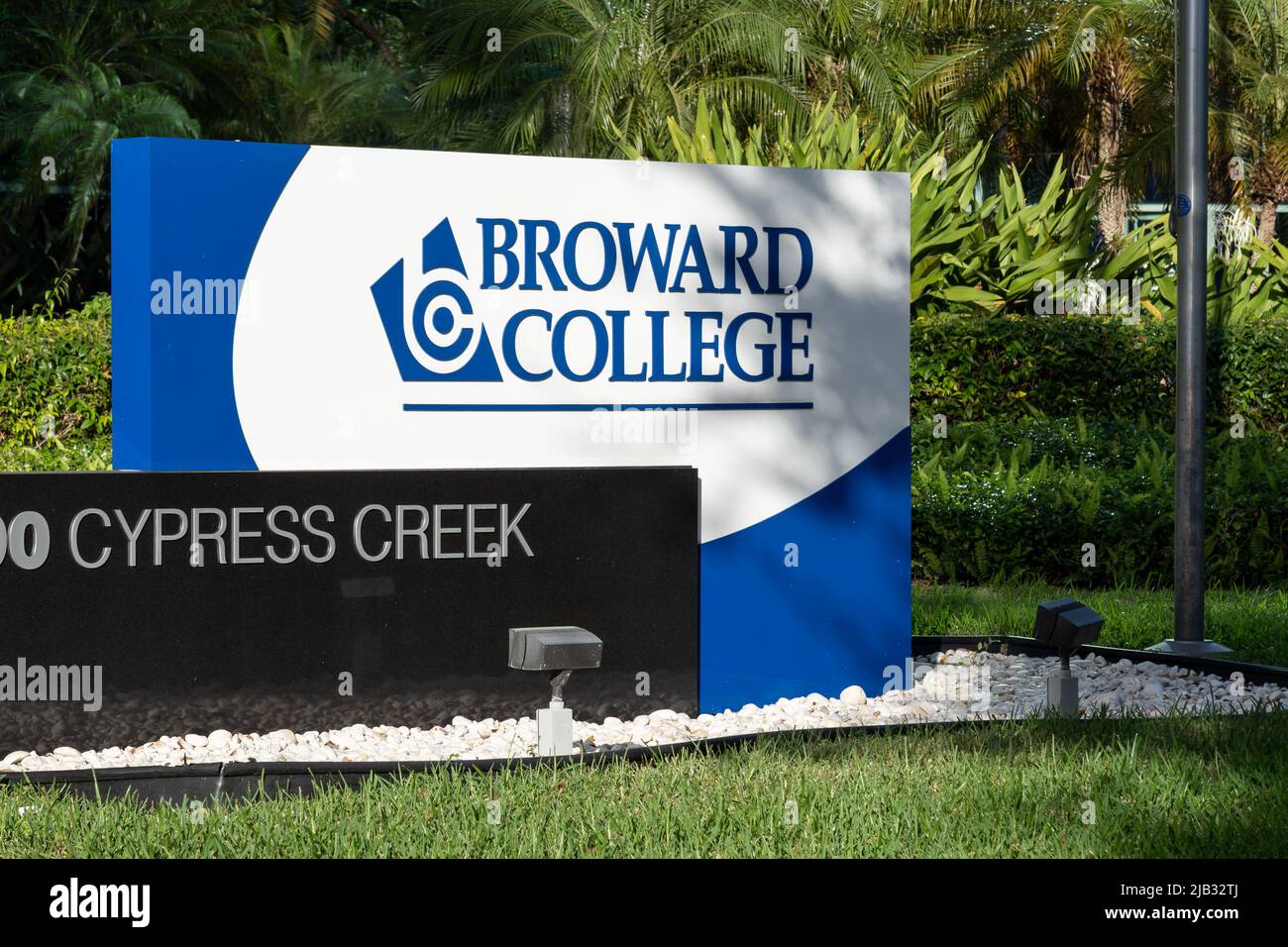 L'insegna del Broward College è mostrata a Fort Lauderdale, Florida, Stati Uniti. Foto Stock
