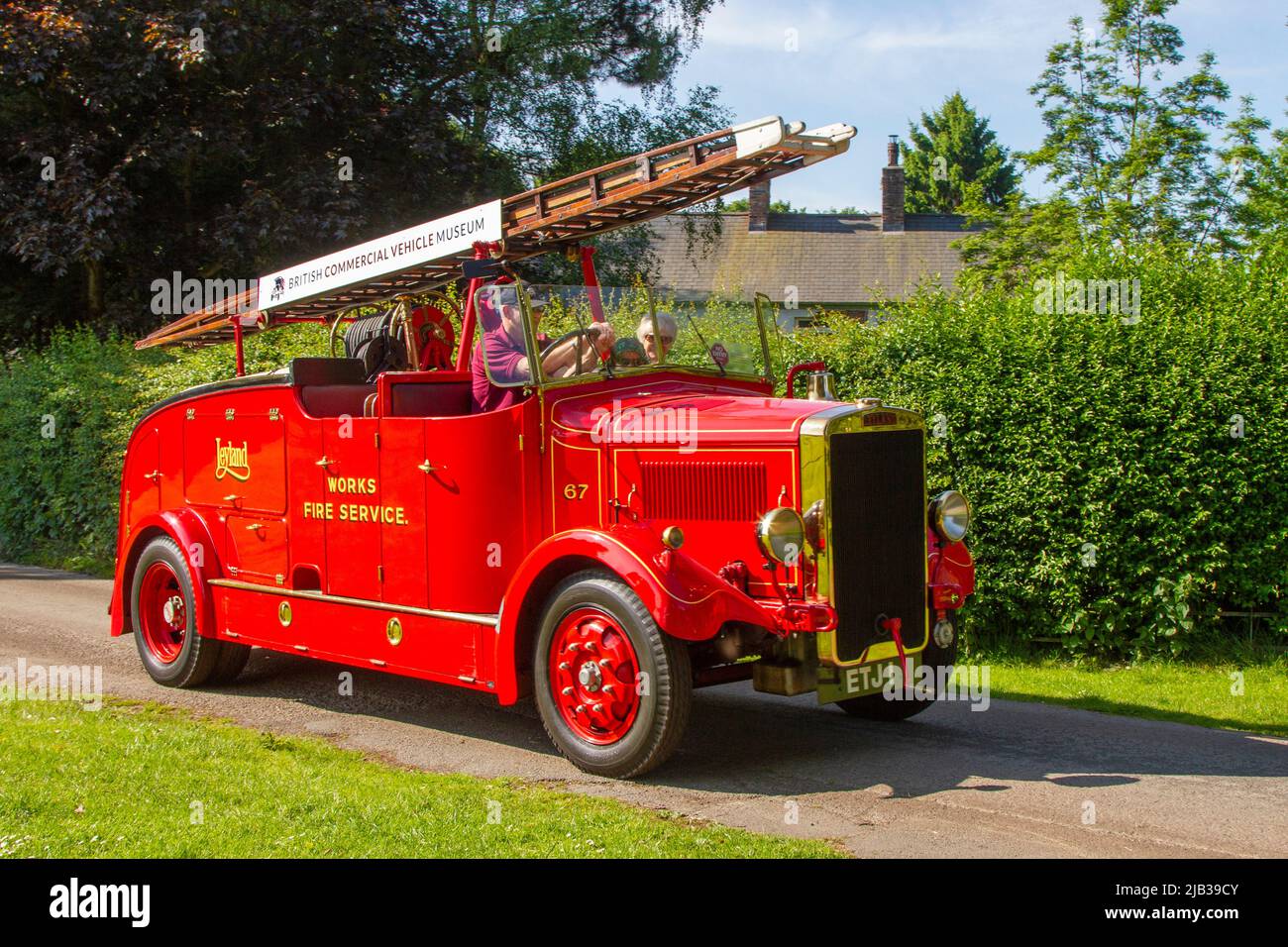 1940 40s Forties Leyland Cub Works Fire Engine No.67; arrivo a Worden Park Motor Village per il Leyland Festival, Regno Unito Foto Stock