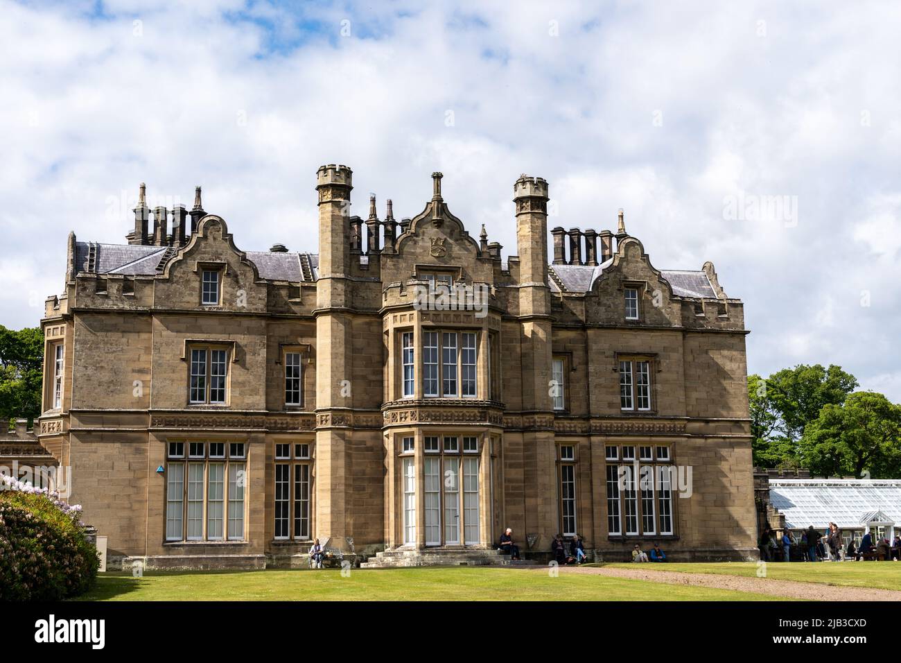 Lilburn Tower, un palazzo casa giardini vicino Wooler, Northumberland, Regno Unito, aperto attraverso il National Gardens Scheme. Foto Stock