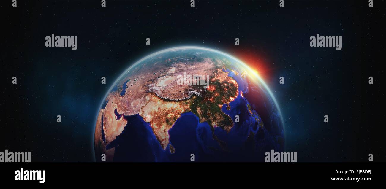 Orbita terrestre. Asia e luci notturne delle città. Illustrazione Planet in Space 3D. Elementi di questa immagine sono forniti dalla NASA Foto Stock