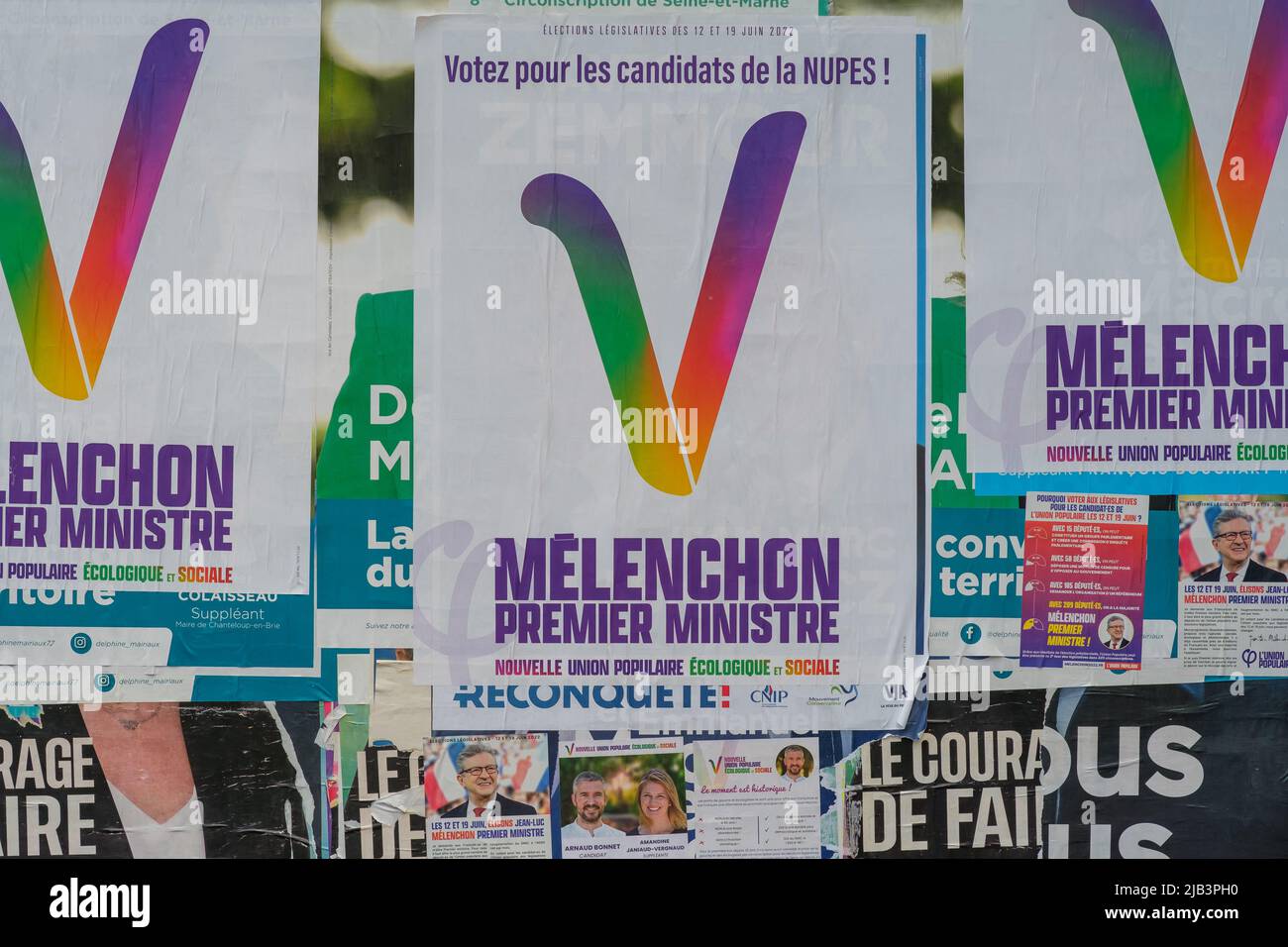Parigi, Francia - 2 giugno 2022 : Melanchon su un poster di campagna per le elezioni legislative in Francia Foto Stock