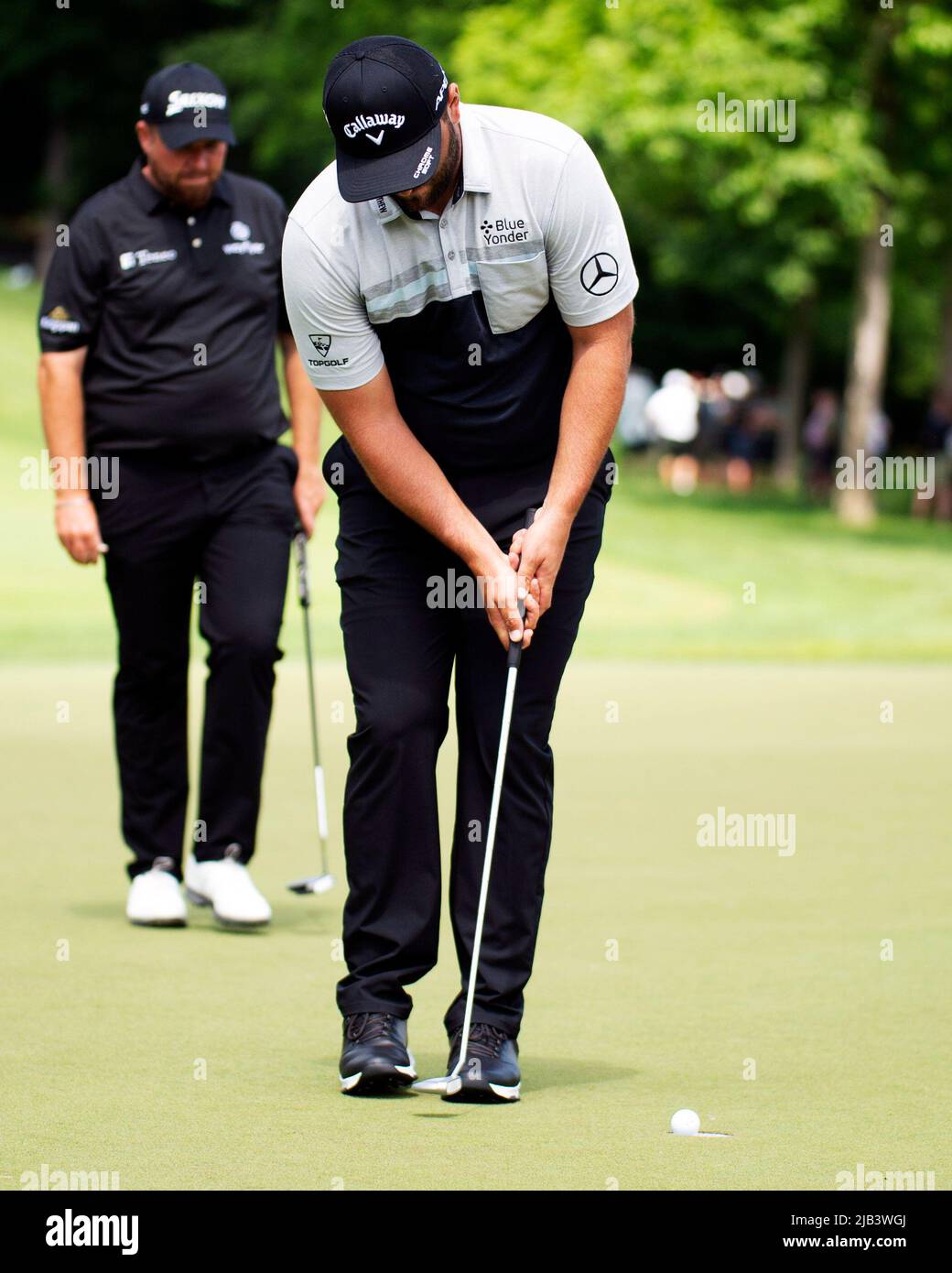 Dublino, Ohio, Stati Uniti. 2nd giugno 2020. Jon Rahm (ESP) mette il 9th Hole durante il round 1 al Memorial Tournament di Dublino, Ohio. Brent Clark/CSM/Alamy Live News Foto Stock