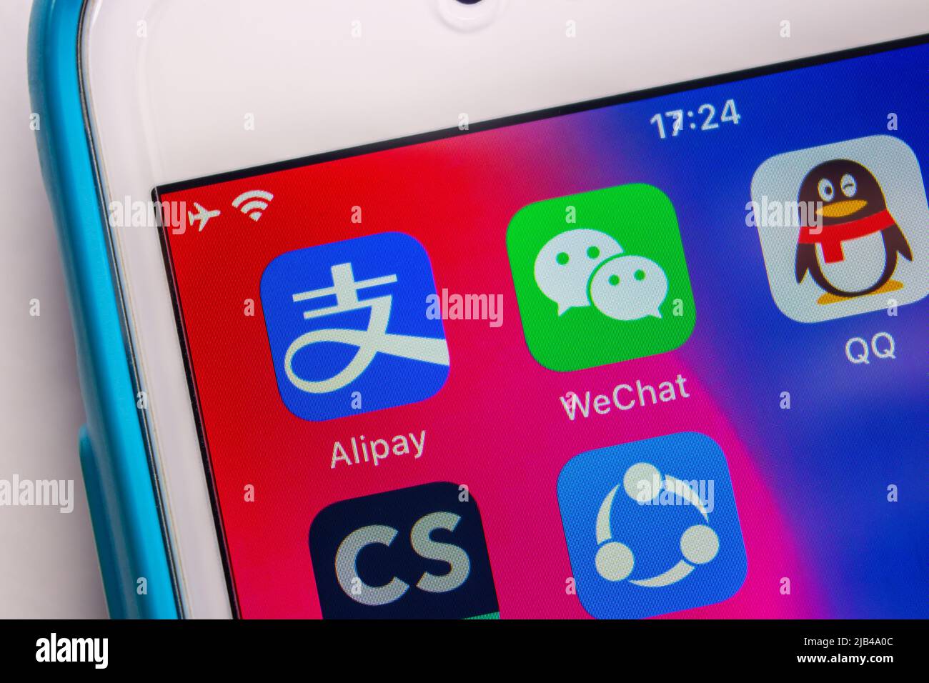 Kumamoto, GIAPPONE - Jan 6 2021 : immagine di concetto Alipay e WeChat Pay sullo schermo dell'iPhone. Foto Stock