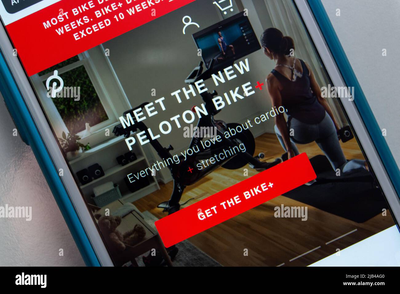Kumamoto, GIAPPONE - Dic 17 2020 : Sito web di Peloton, gli Stati Uniti attrezzature da esercizio include cyclette e società di media fondata nel 2012 , su iPhone. Foto Stock