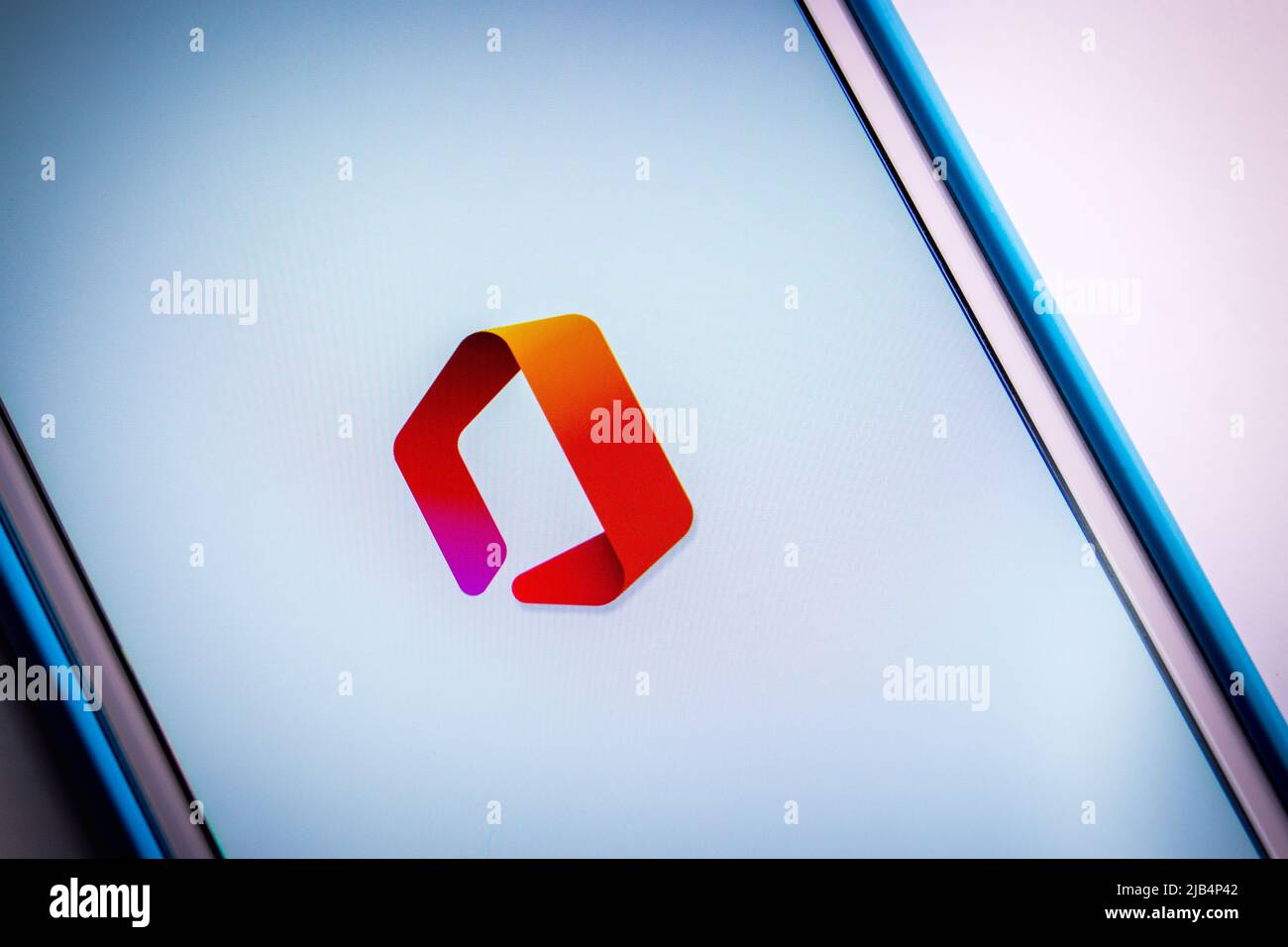 Logo Microsoft Office su iPhone. Microsoft Office, o semplicemente Office, è una famiglia di software client, software server e servizi Microsoft Foto Stock