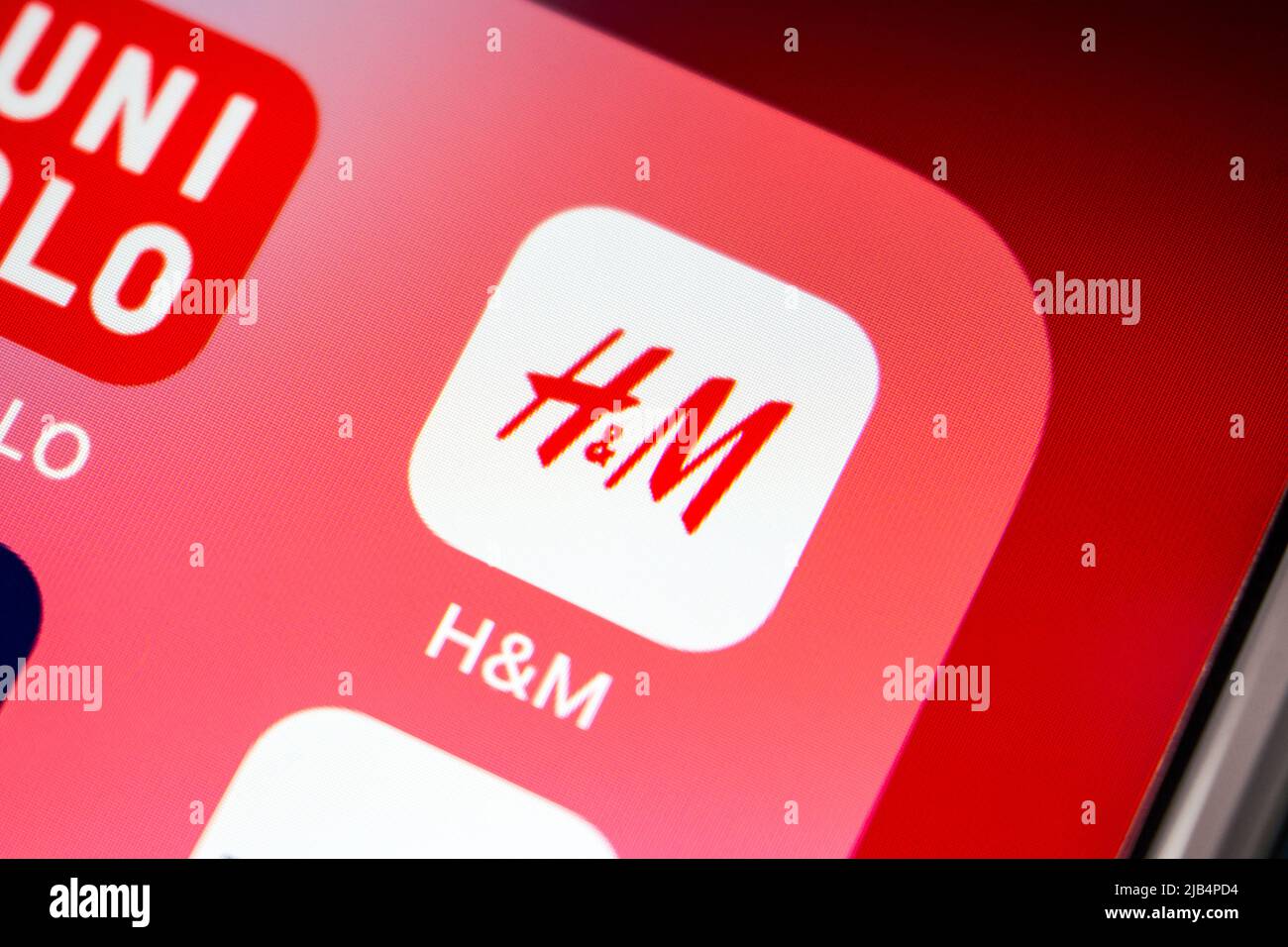 H & M è una svedese di vendita al dettaglio-società di abbigliamento, noto  per la sua veloce-moda abbigliamento offerte per donne, uomini e  adolescenti e bambini Foto stock - Alamy