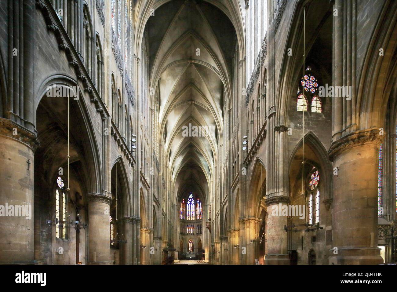 Navata, Cattedrale di Saint-Etienne o Cattedrale di Santo Stefano, Metz, Mosella, Francia Foto Stock