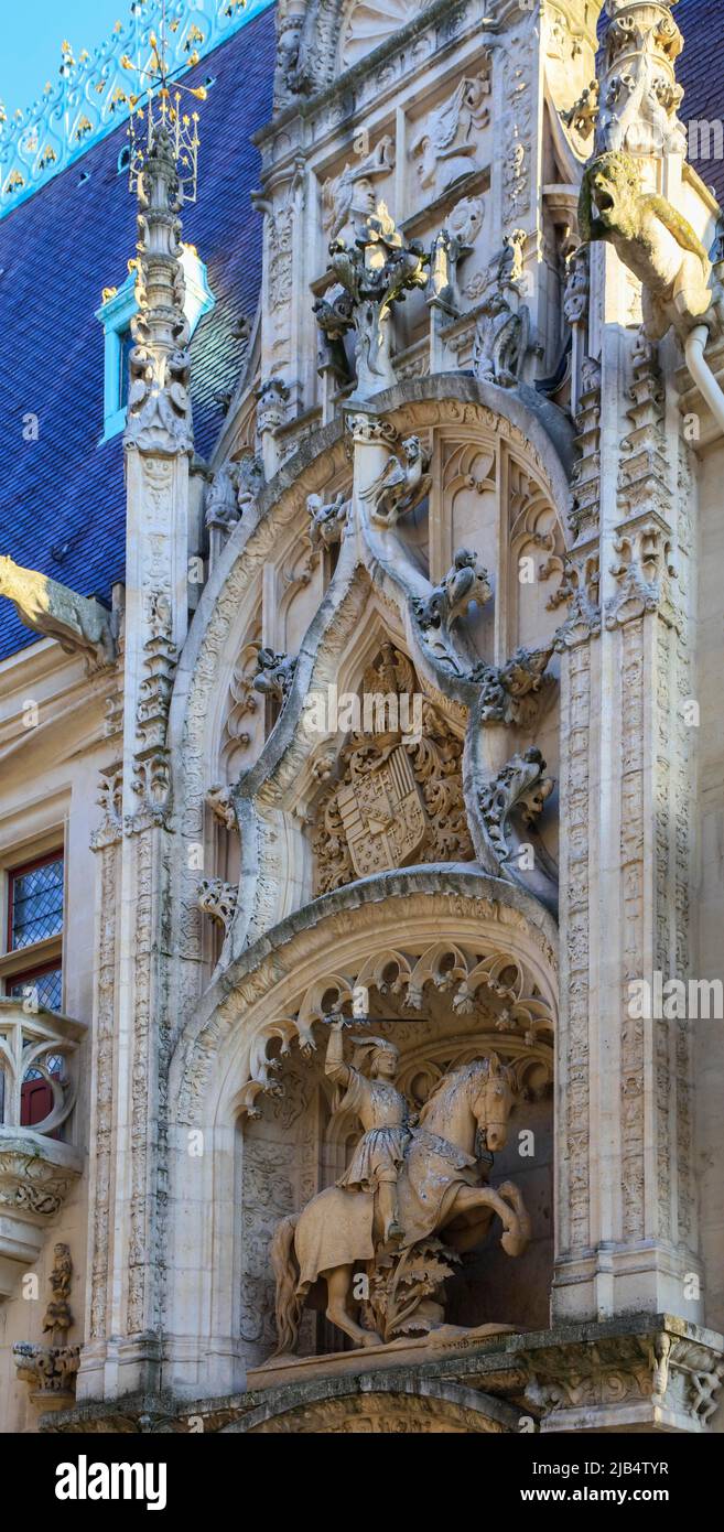 Facciata del Palais des Ducs de Lorraine con statua equestre del Duca Antoine de Lorraine, patrimonio mondiale dell'UNESCO, Nancy, dipartimento di Foto Stock