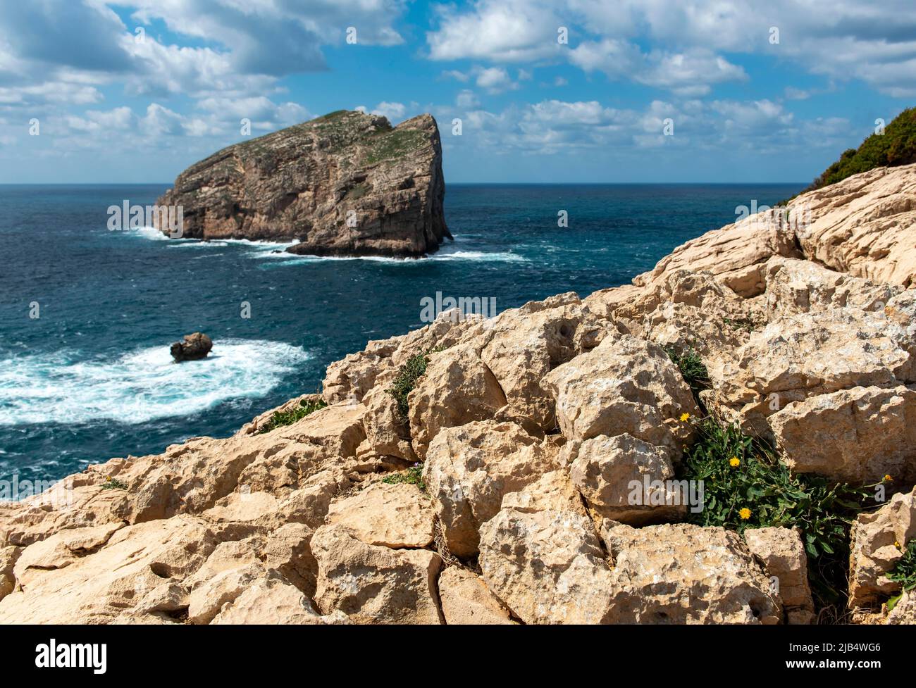 Veduta dell'Isola di Foradada da Belvedere la Foradada, Capo Caccia, Alghero, Sardegna, Italia Foto Stock
