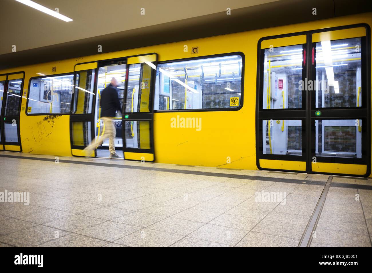 Metropolitana, metropolitana, stazione della metropolitana, fermata, stazione, Kurfuerstendamm, Berlino, Germania Foto Stock