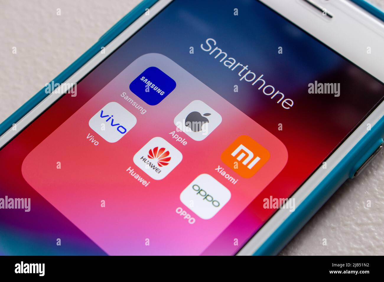 Kumamoto / GIAPPONE - Ott 27 2020 : le marche di smartphone più popolari  (Samsung, Apple, Xiaomi, vivo, Huawei e Oppo) su iPhone Foto stock - Alamy