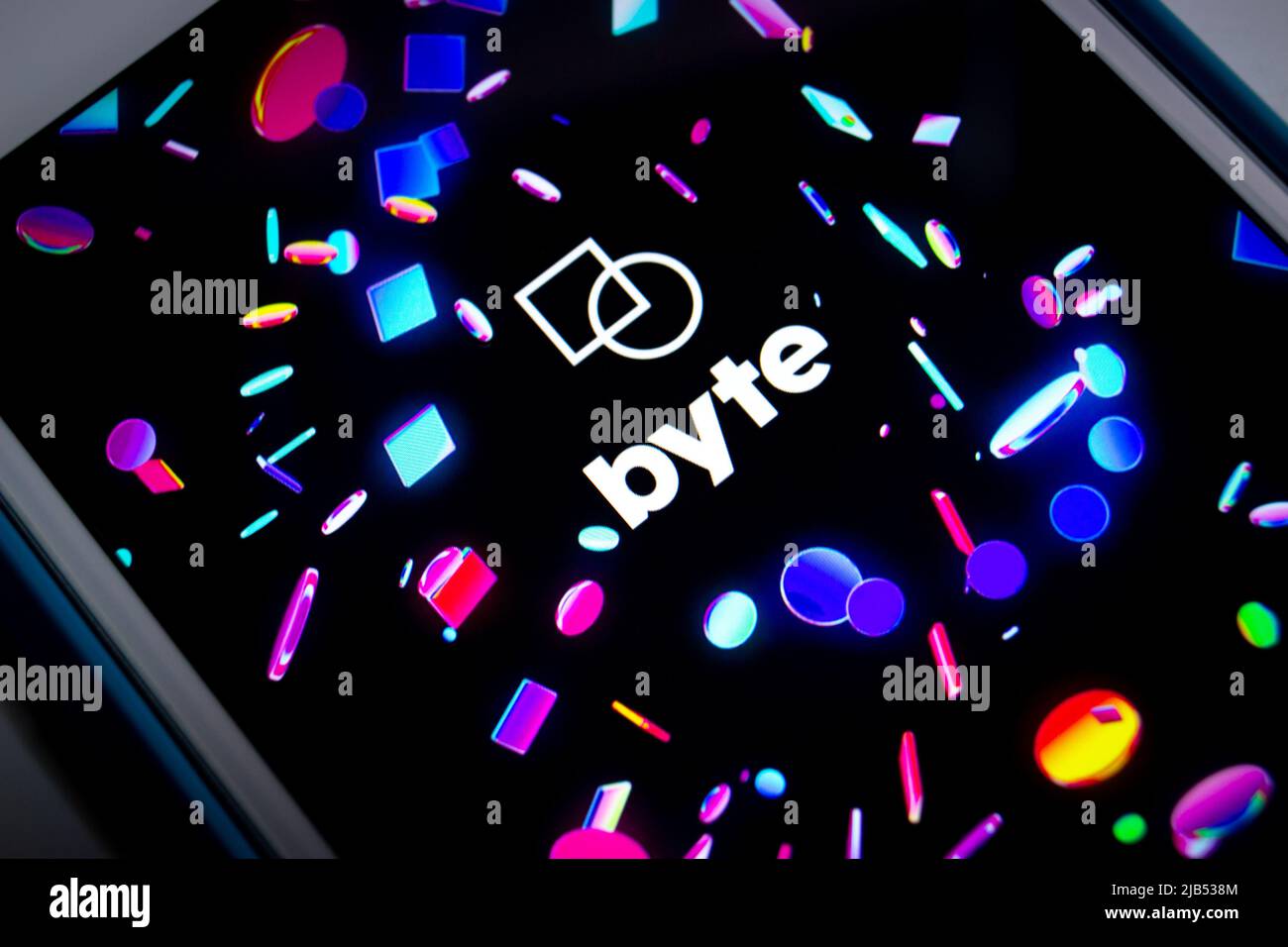 Kumamoto, Giappone - Sep 2 2020 : Byte app, US social networking servizio di hosting video in forma breve dove gli utenti possono creare video loop di 15 sec, su iPhone Foto Stock