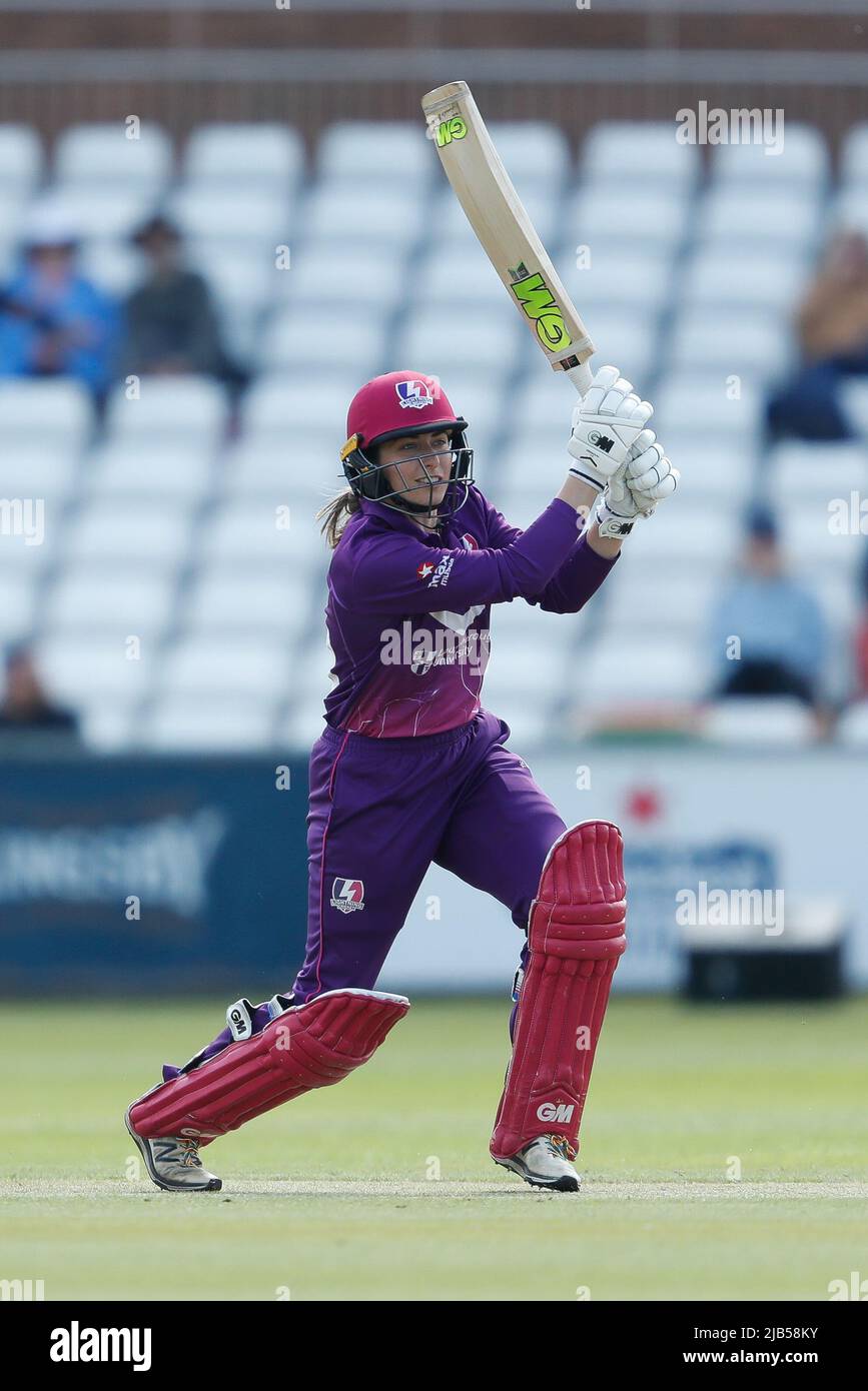 CHESTER LE STREET, REGNO UNITO. GIUGNO 1st Marie Kelly di Loughborough Lightning Bats durante la partita Charlotte Edwards Cup tra i Northern Diamonds e Loughborough Lightning al Seat Unique Riverside, Chester le Street mercoledì 1st giugno 2022. (Credit: Will Matthews | MI News) Credit: MI News & Sport /Alamy Live News Foto Stock