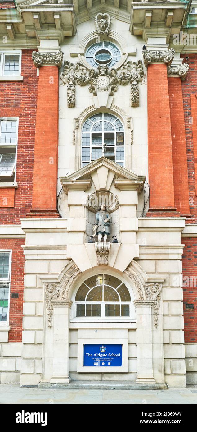 La scuola di Aldgate (Fondazione Sir John Cass, ora Portal Trust), Aldgate, Londra, Inghilterra. Foto Stock