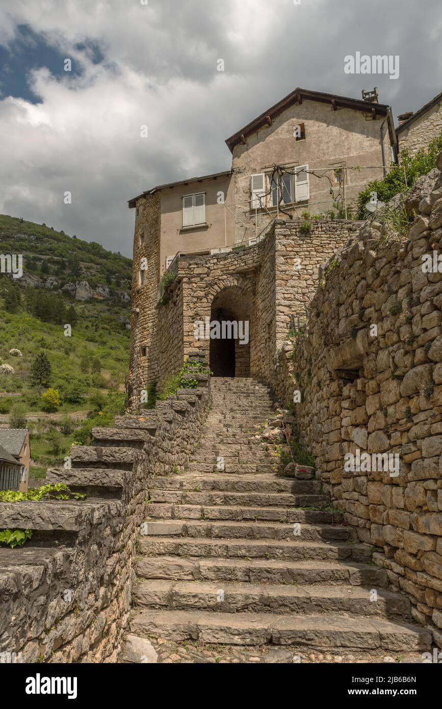 Edifici storici nel comune di Sainte-Enimie, Gorges du Tarn Causses, Occitania, Francia Foto Stock