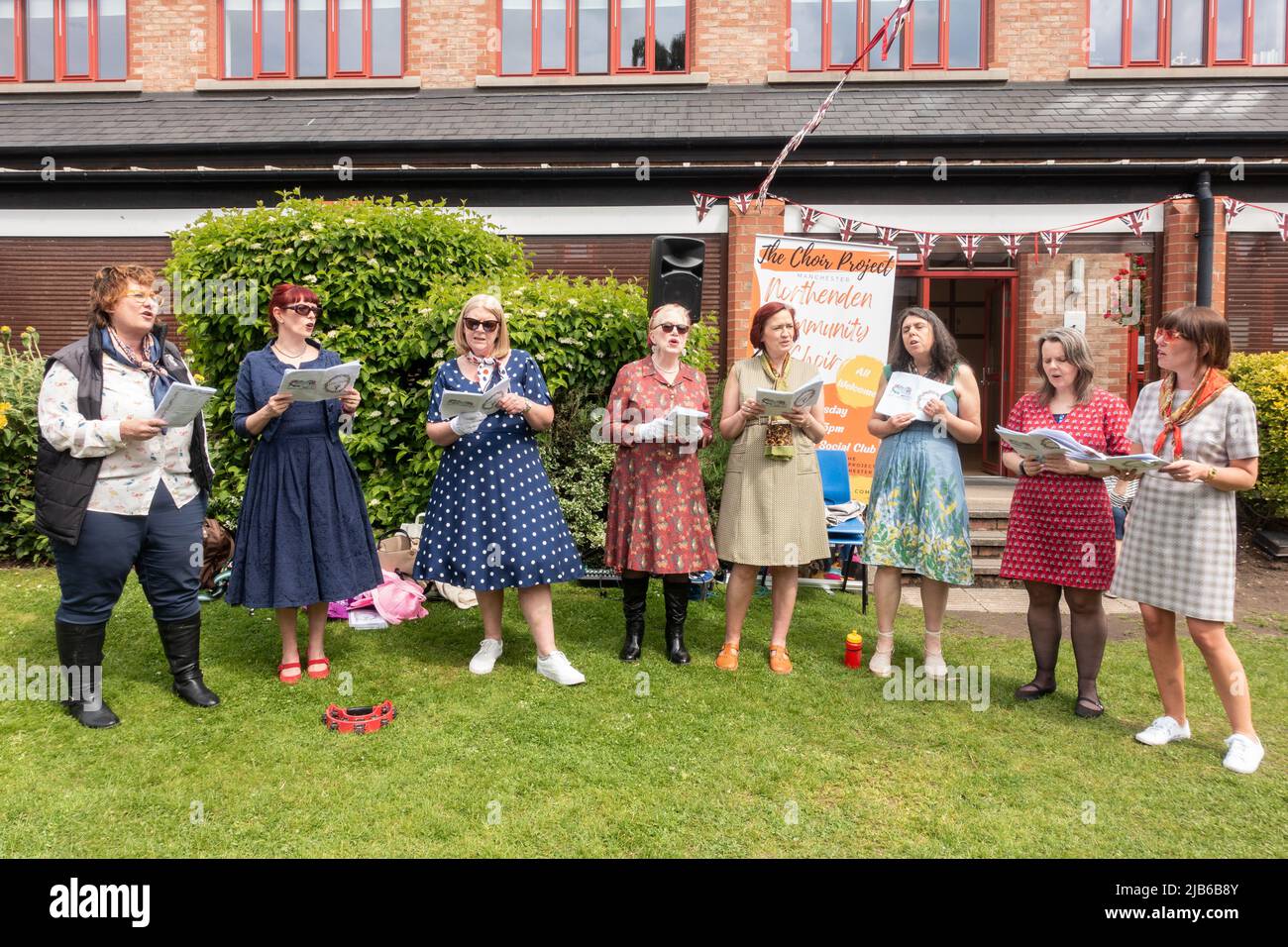 Didsbury, Manchester, Regno Unito. Giovedì 2nd giugno 2022, festa giubilare della Regina Elisabetta II Platinum nella chiesa di St James & Emmanuel, Didsbury Foto Stock